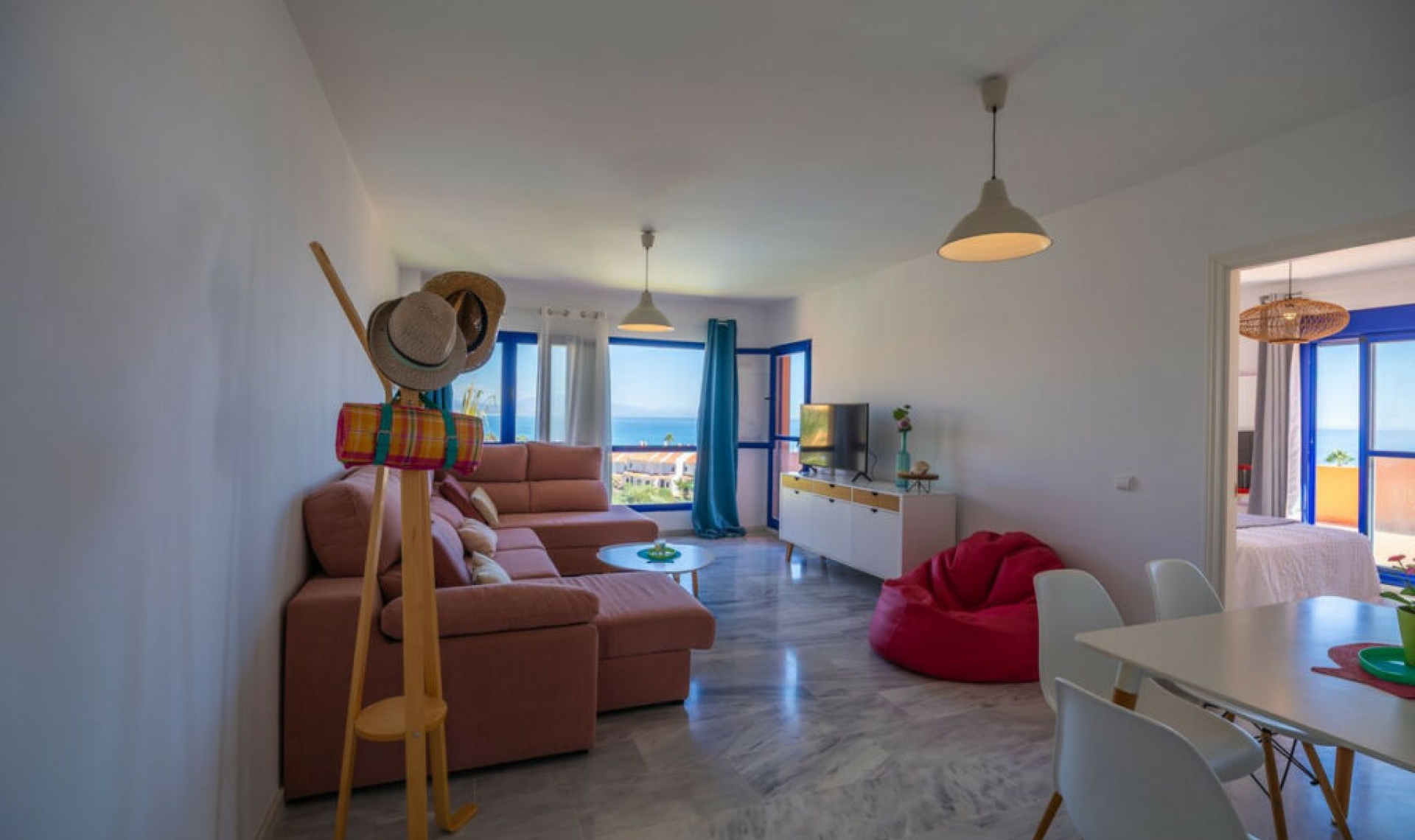 Resale - Apartment -
La Duquesa