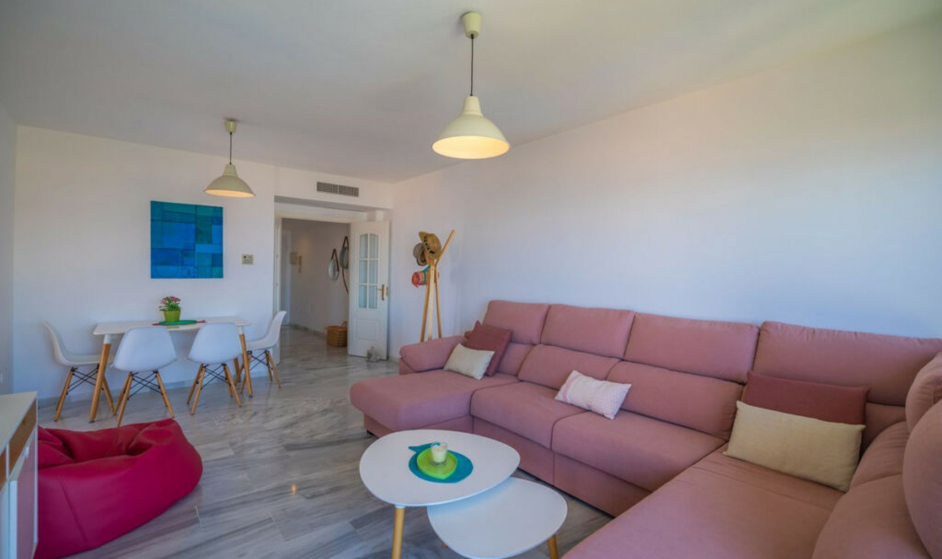 Resale - Apartment -
La Duquesa