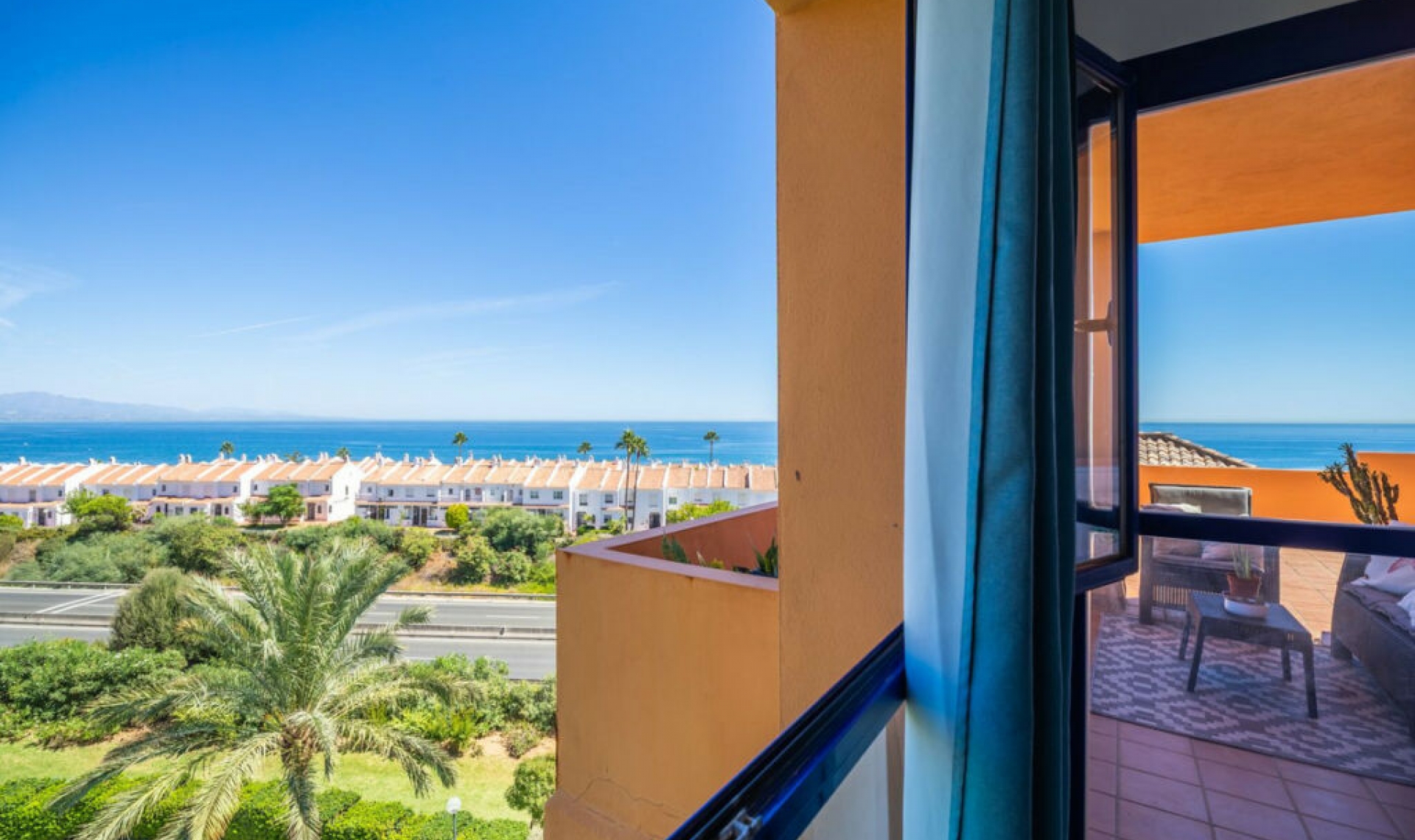 Resale - Apartment -
La Duquesa