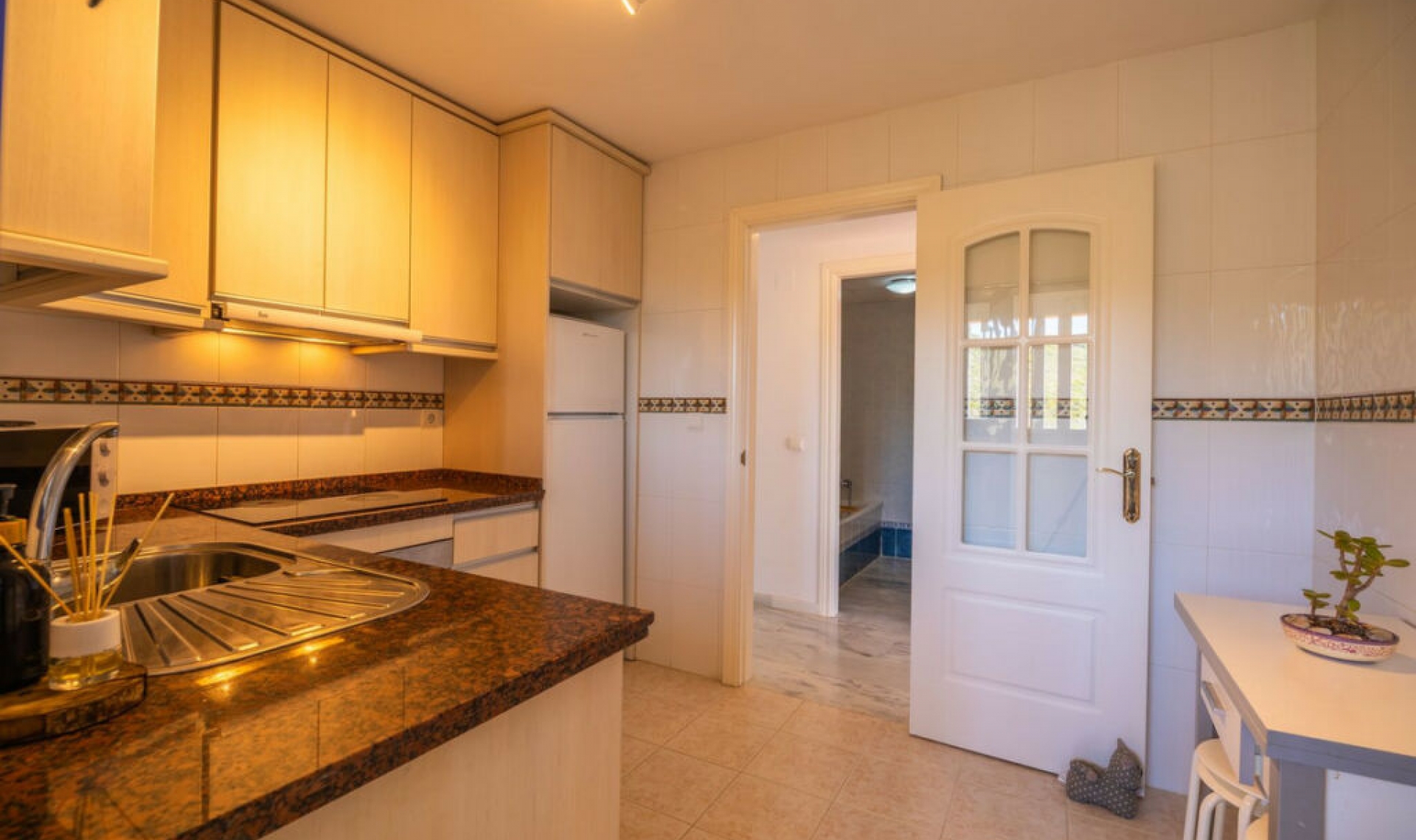 Resale - Apartment -
La Duquesa