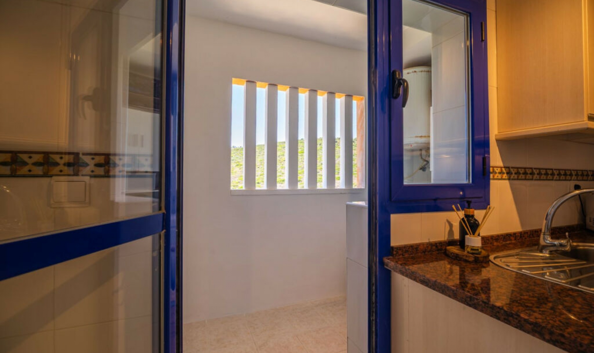 Resale - Apartment -
La Duquesa