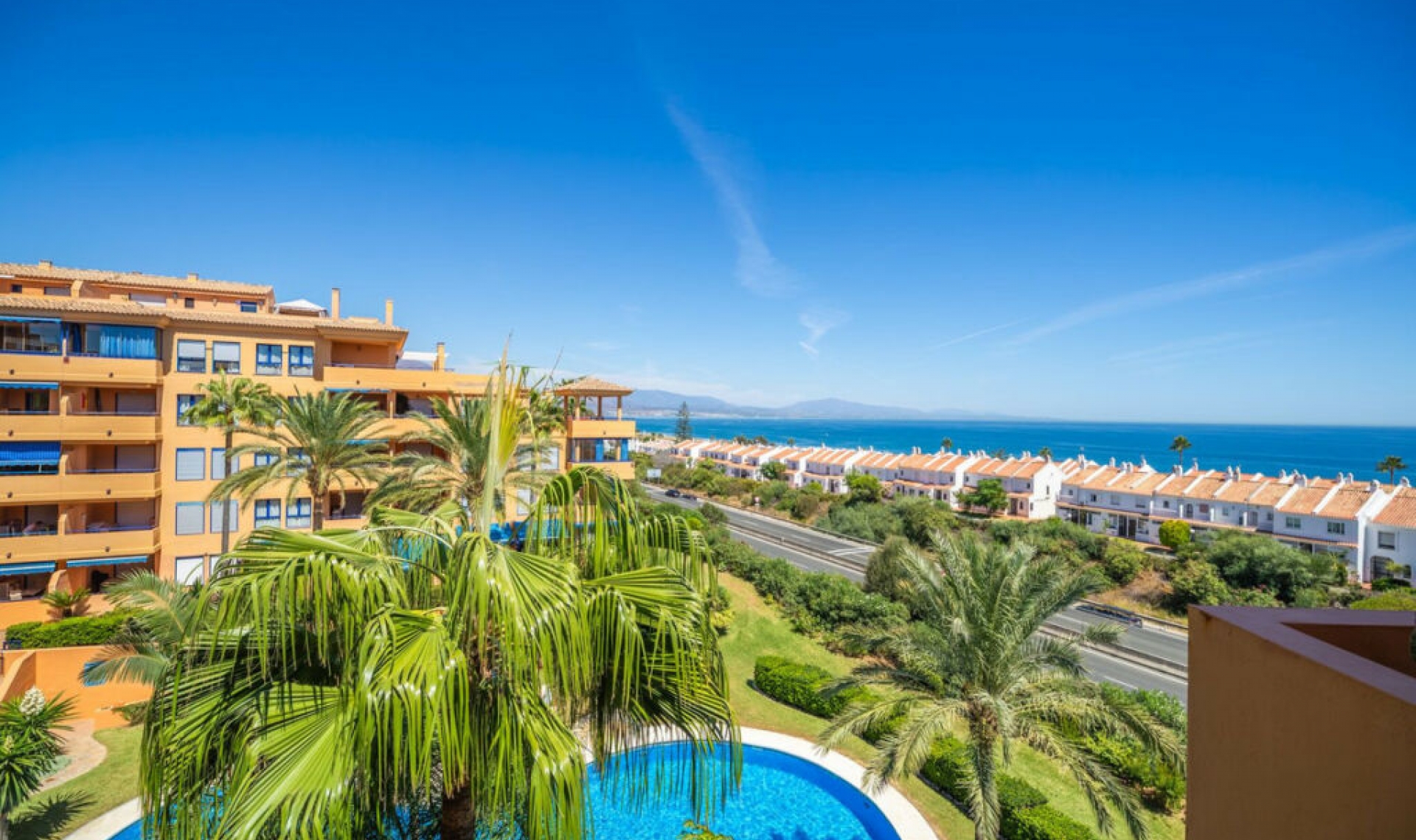 Resale - Apartment -
La Duquesa