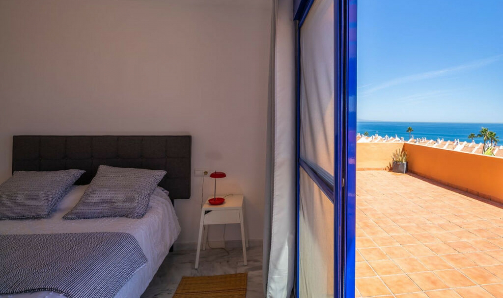 Resale - Apartment -
La Duquesa
