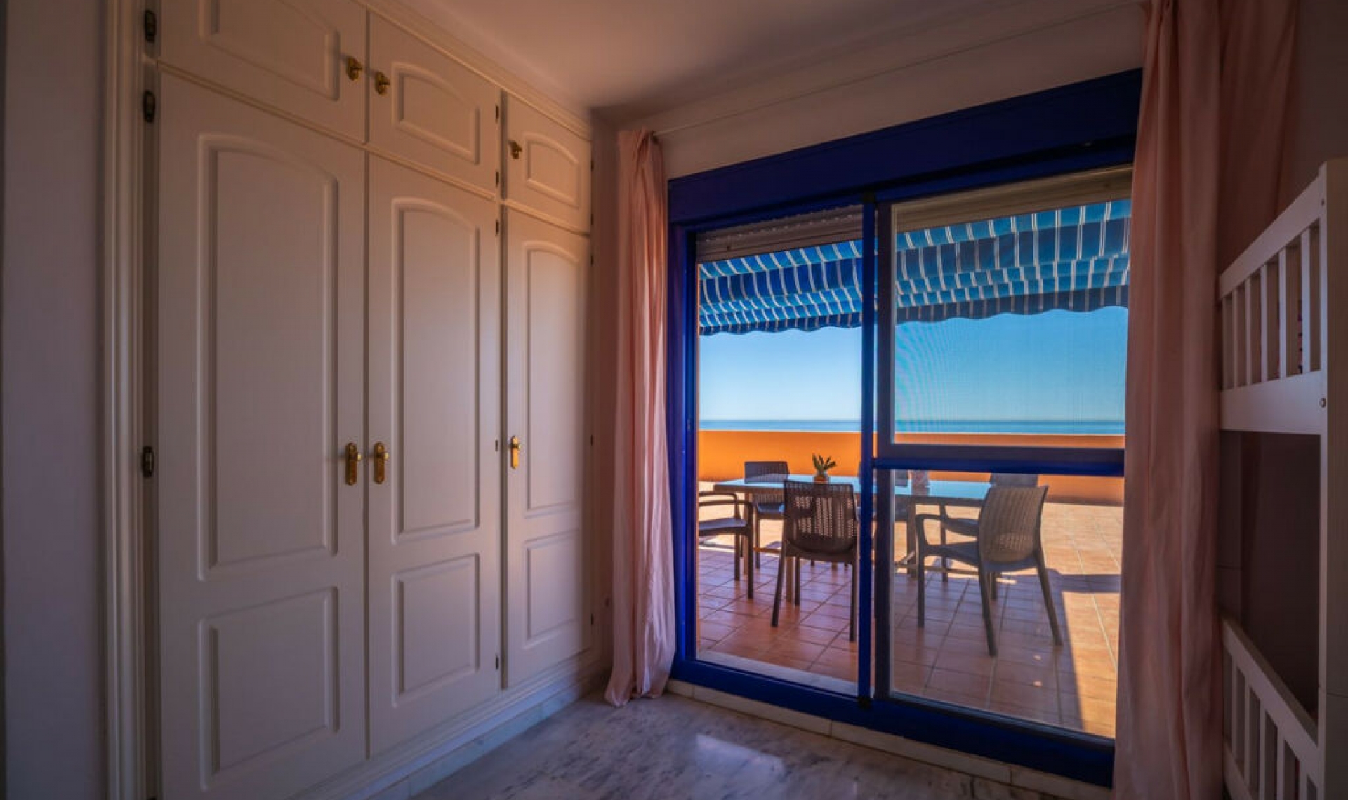 Resale - Apartment -
La Duquesa