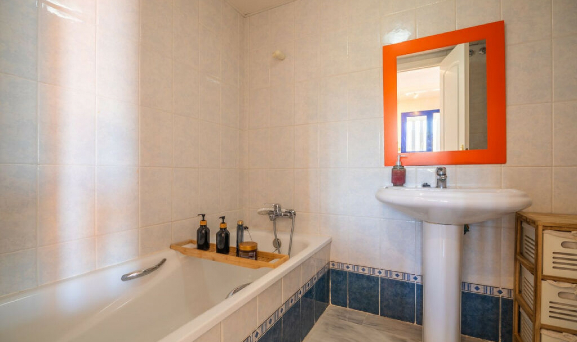 Resale - Apartment -
La Duquesa