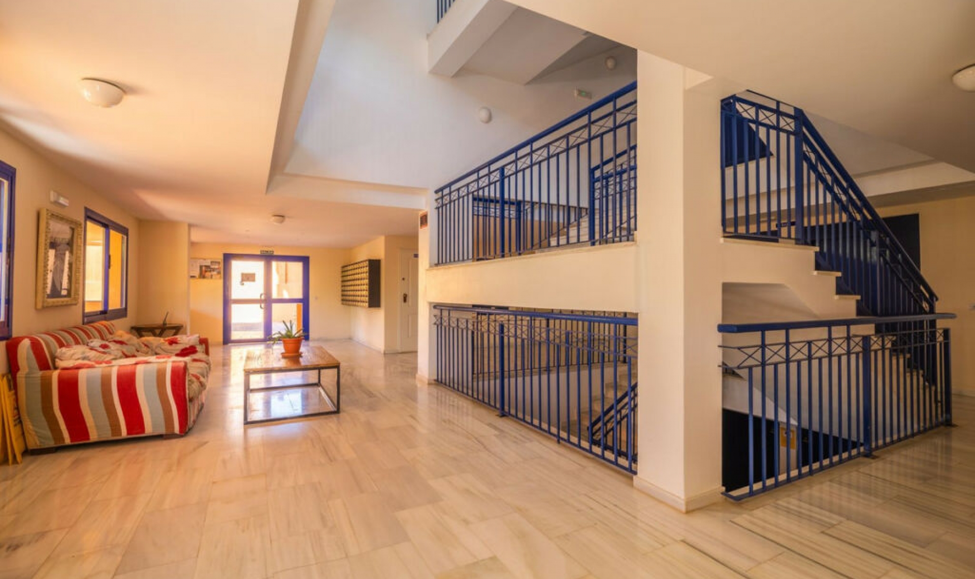 Resale - Apartment -
La Duquesa