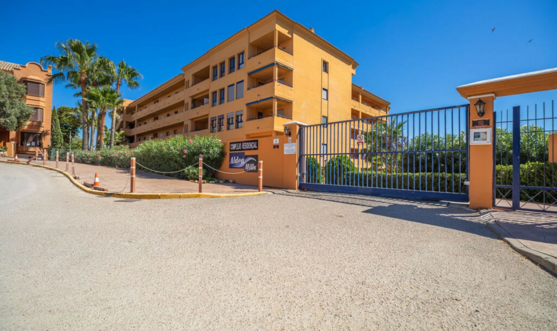 Resale - Apartment -
La Duquesa