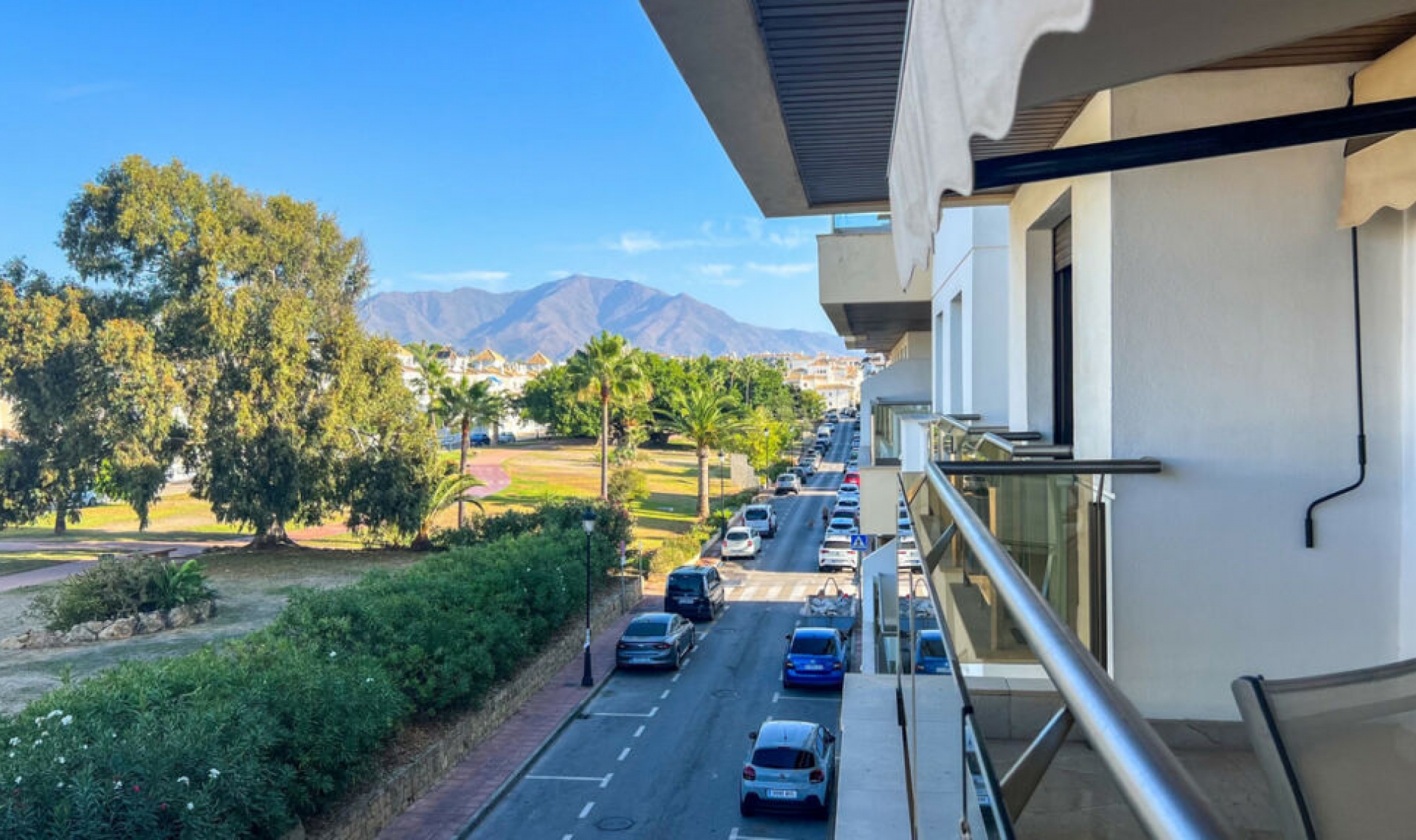 Resale - Apartment -
La Duquesa