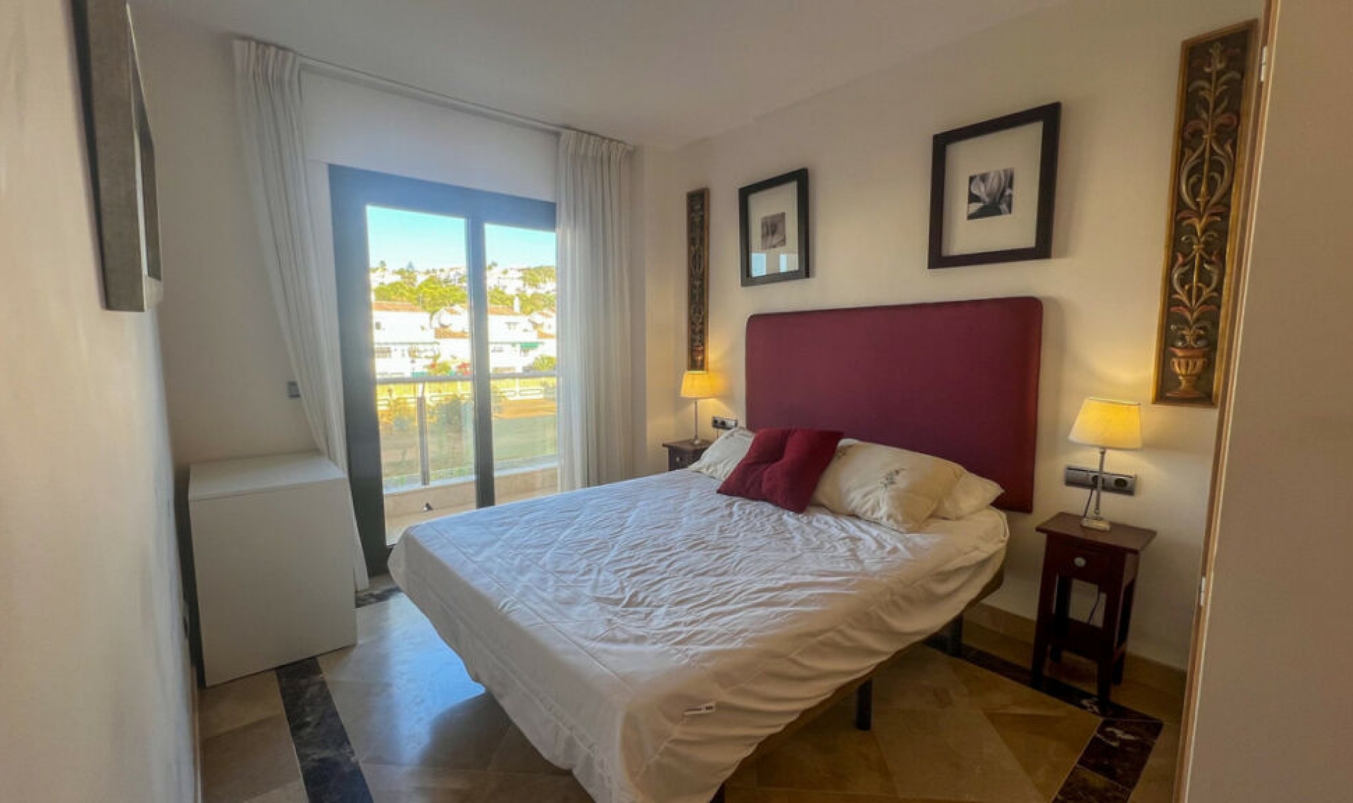 Resale - Apartment -
La Duquesa