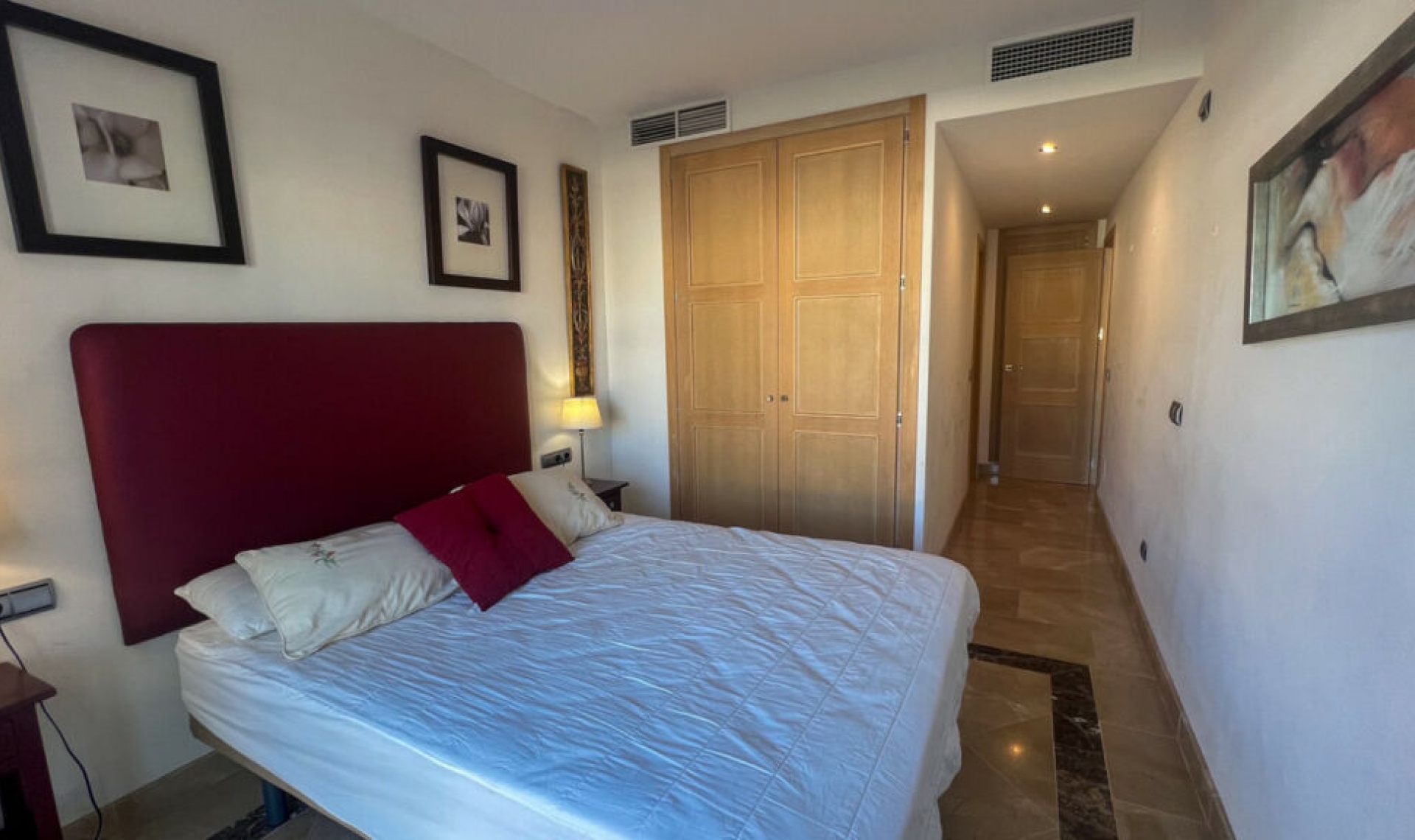 Resale - Apartment -
La Duquesa