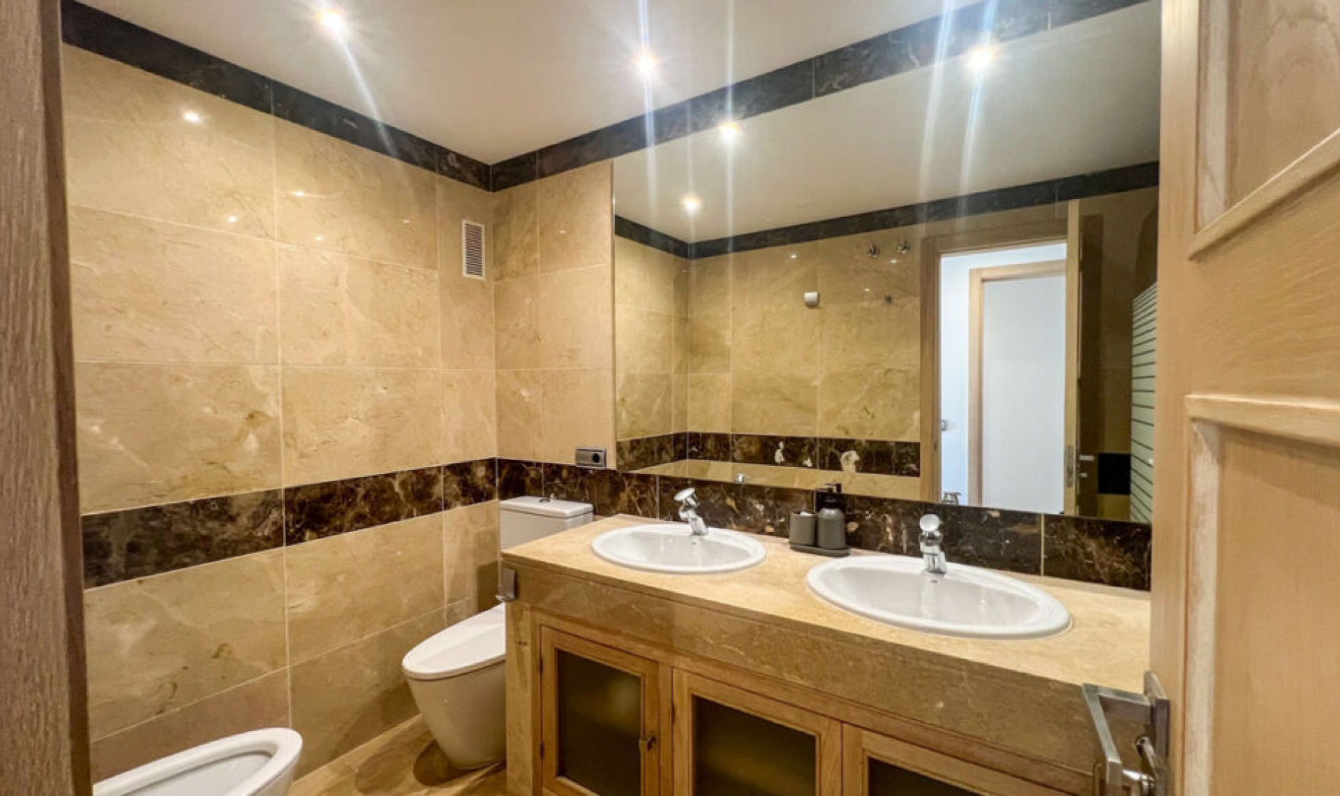 Resale - Apartment -
La Duquesa