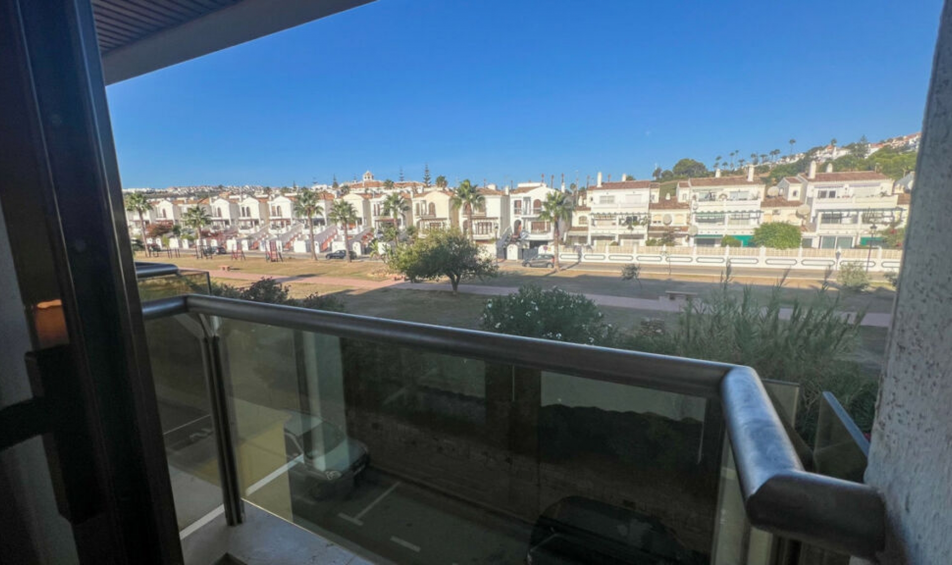 Resale - Apartment -
La Duquesa