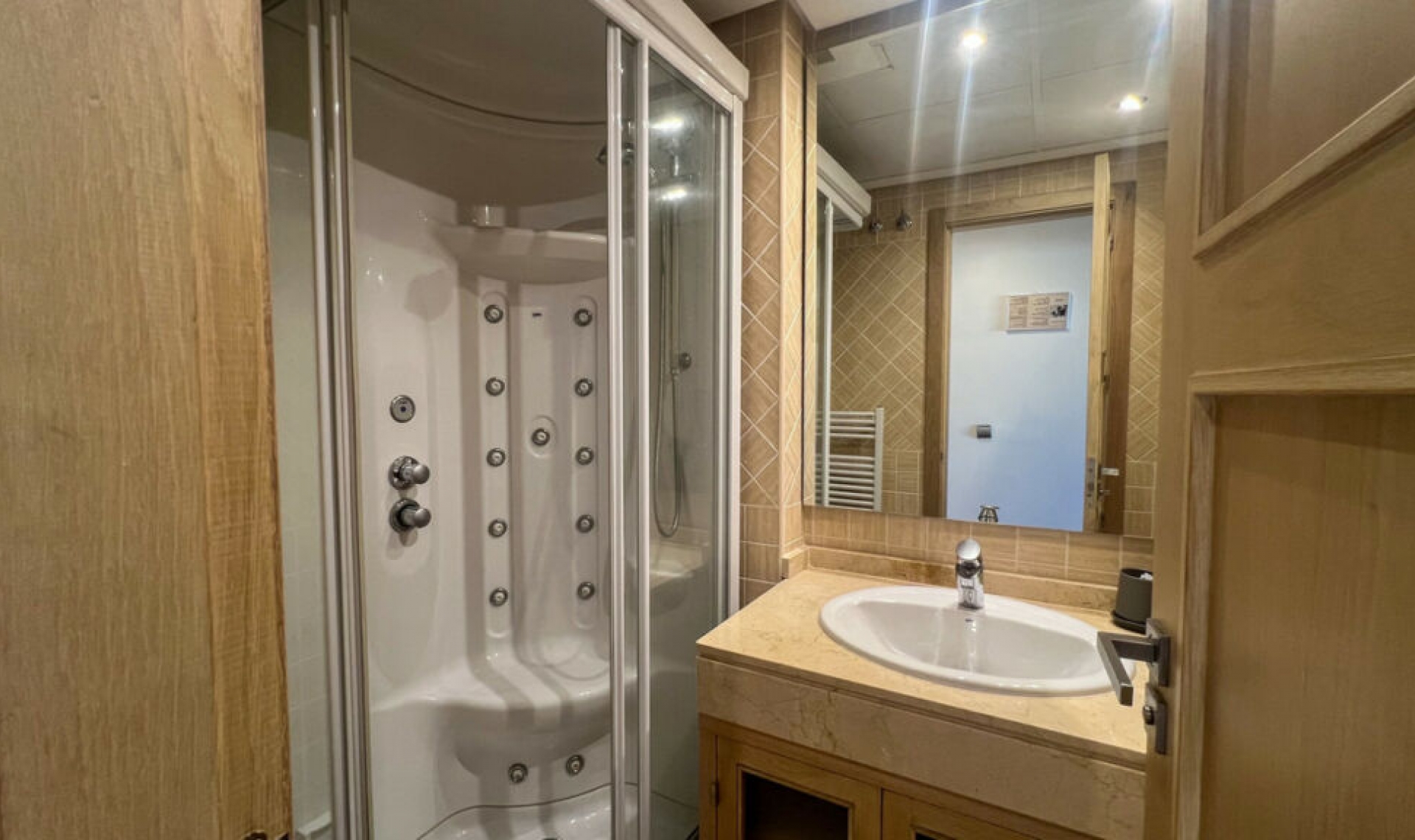 Resale - Apartment -
La Duquesa