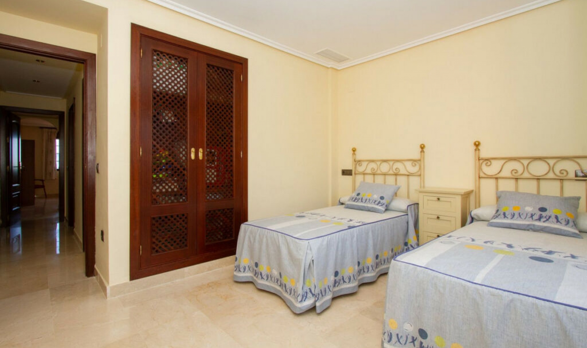 Resale - Apartment -
La Mairena