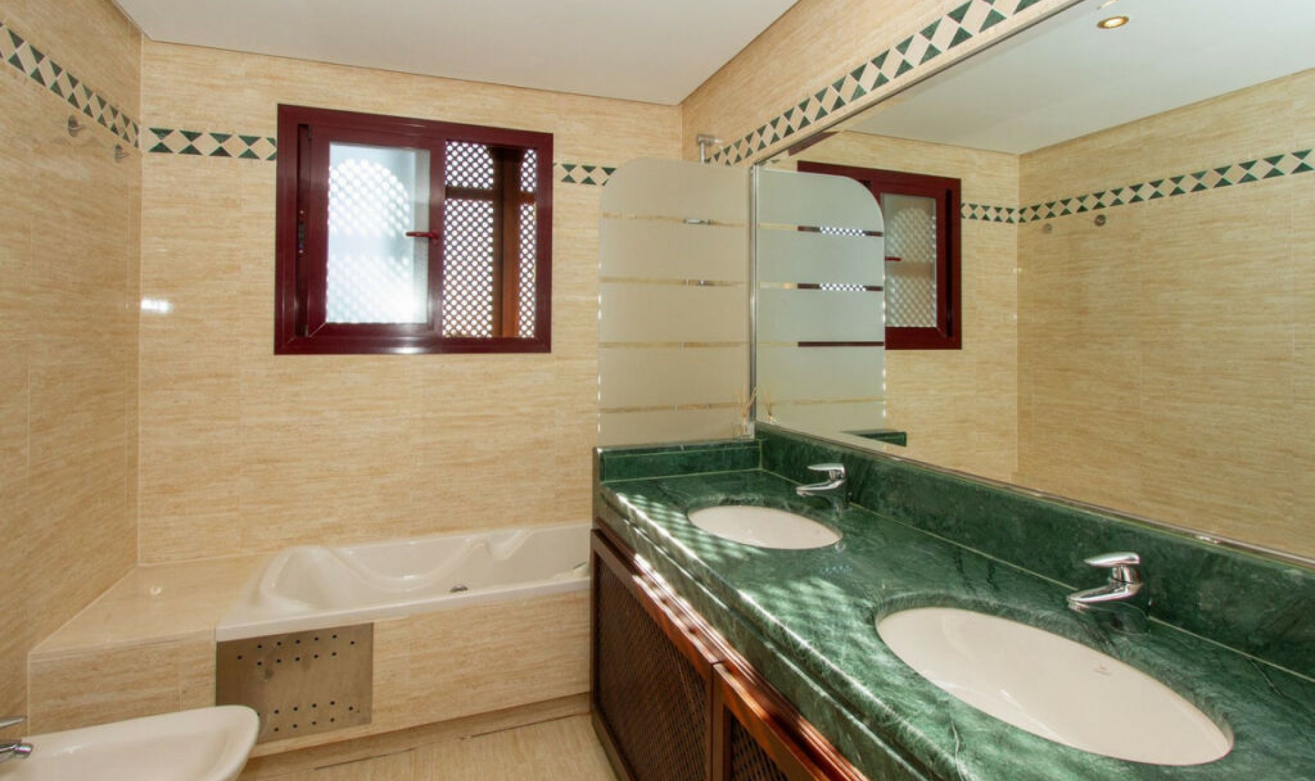 Resale - Apartment -
La Mairena