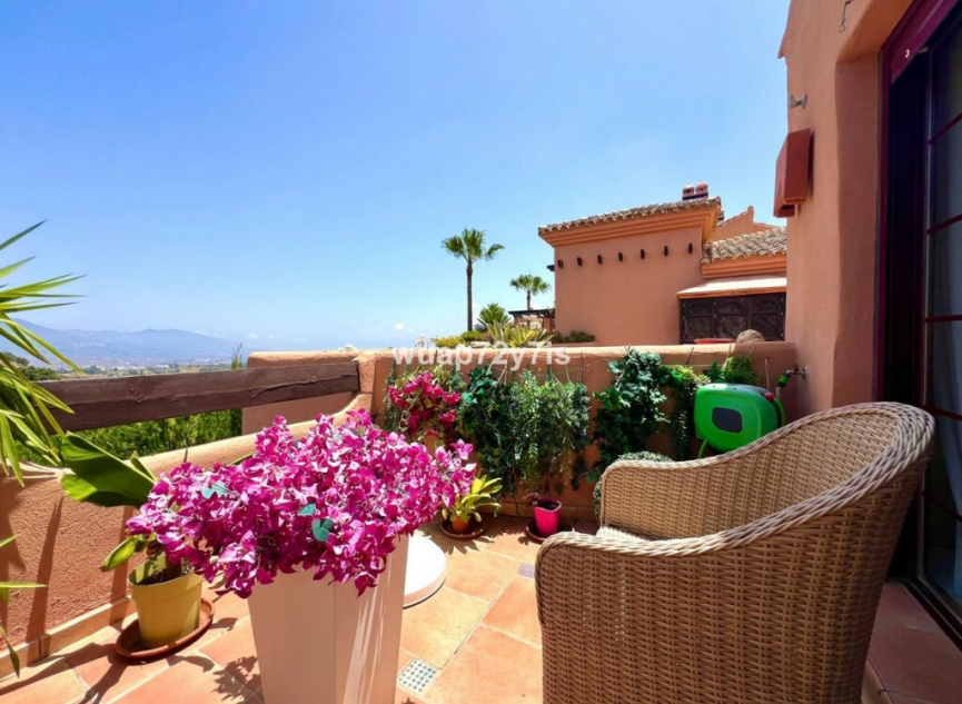 Resale - Apartment -
La Mairena