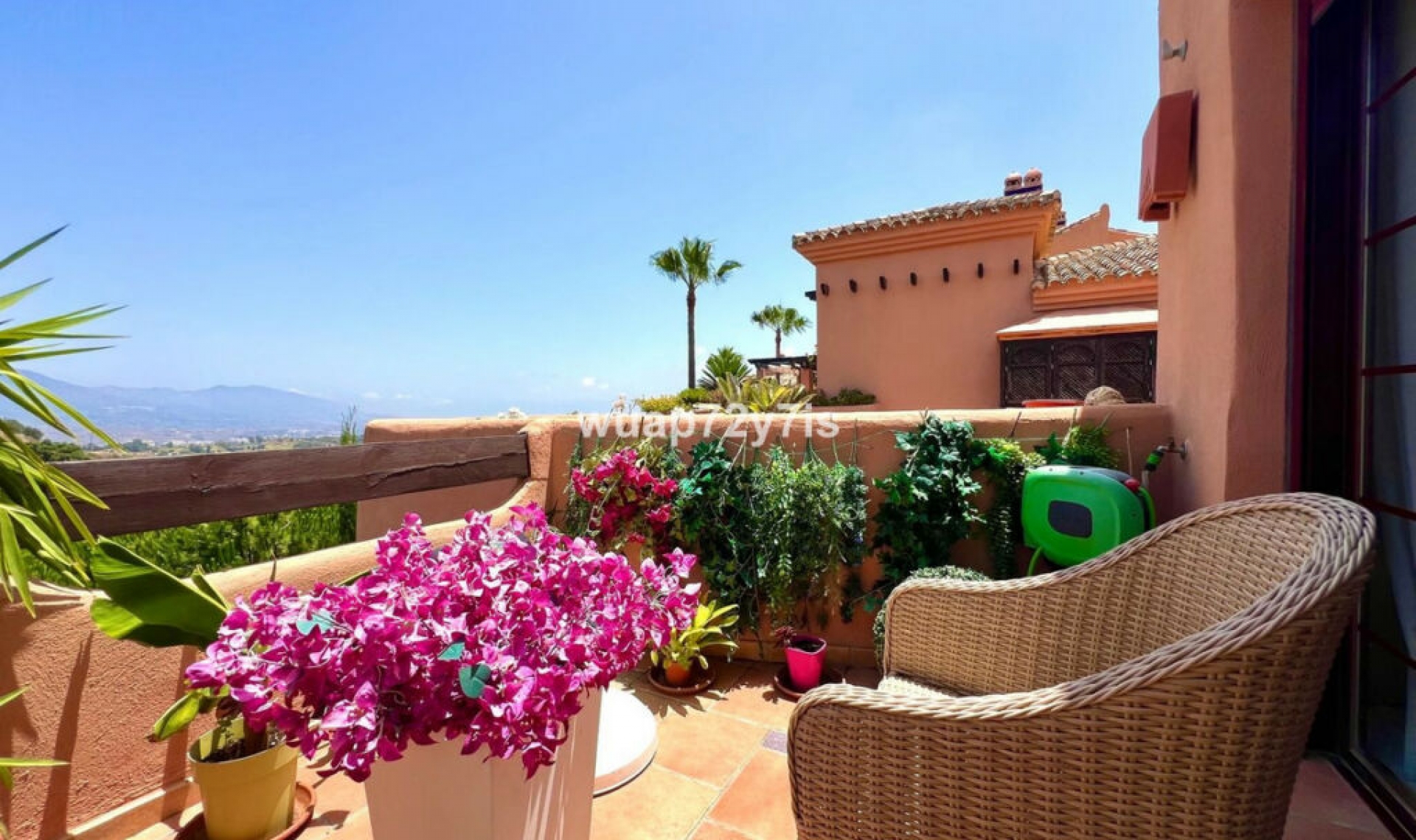 Resale - Apartment -
La Mairena