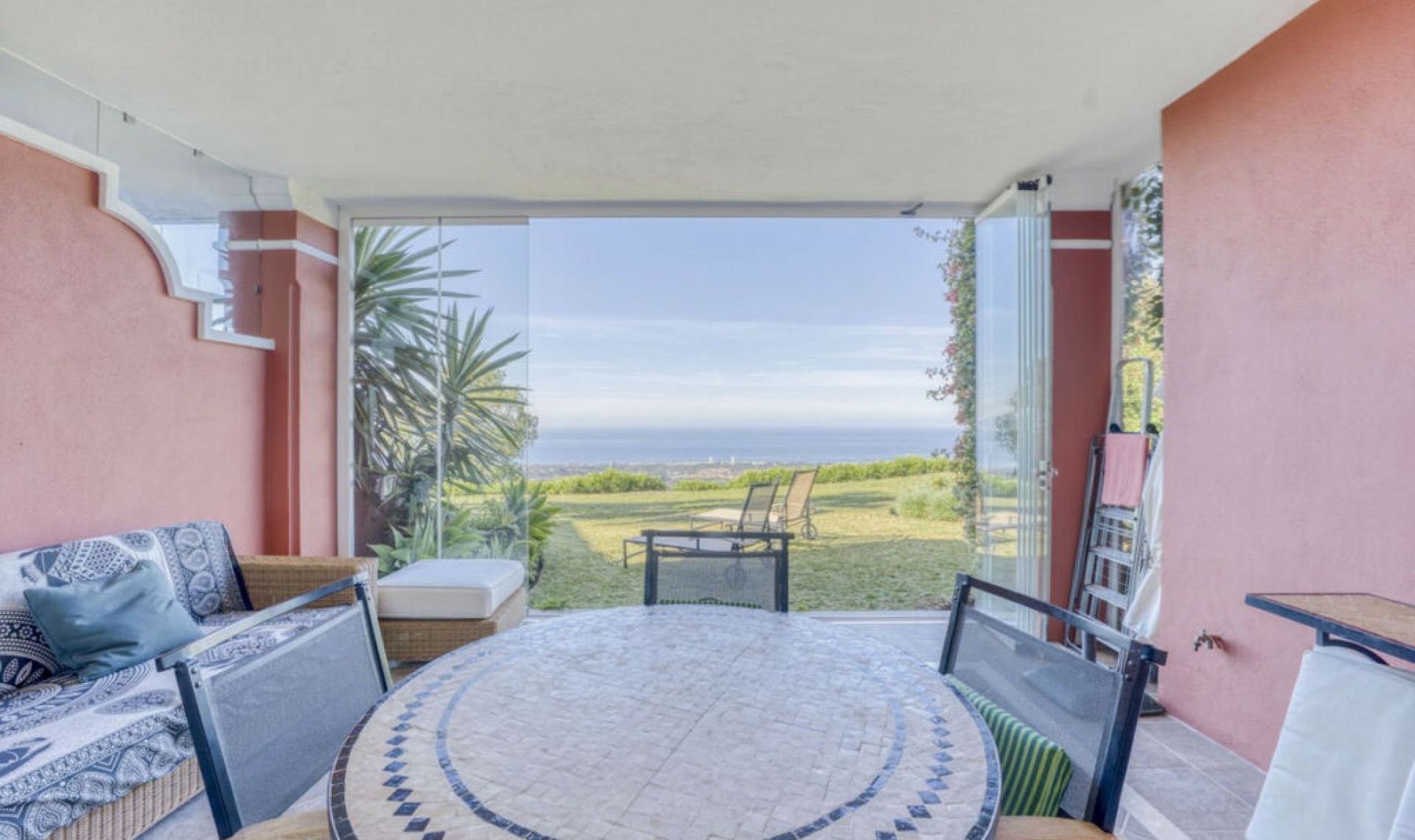 Resale - Apartment -
La Mairena