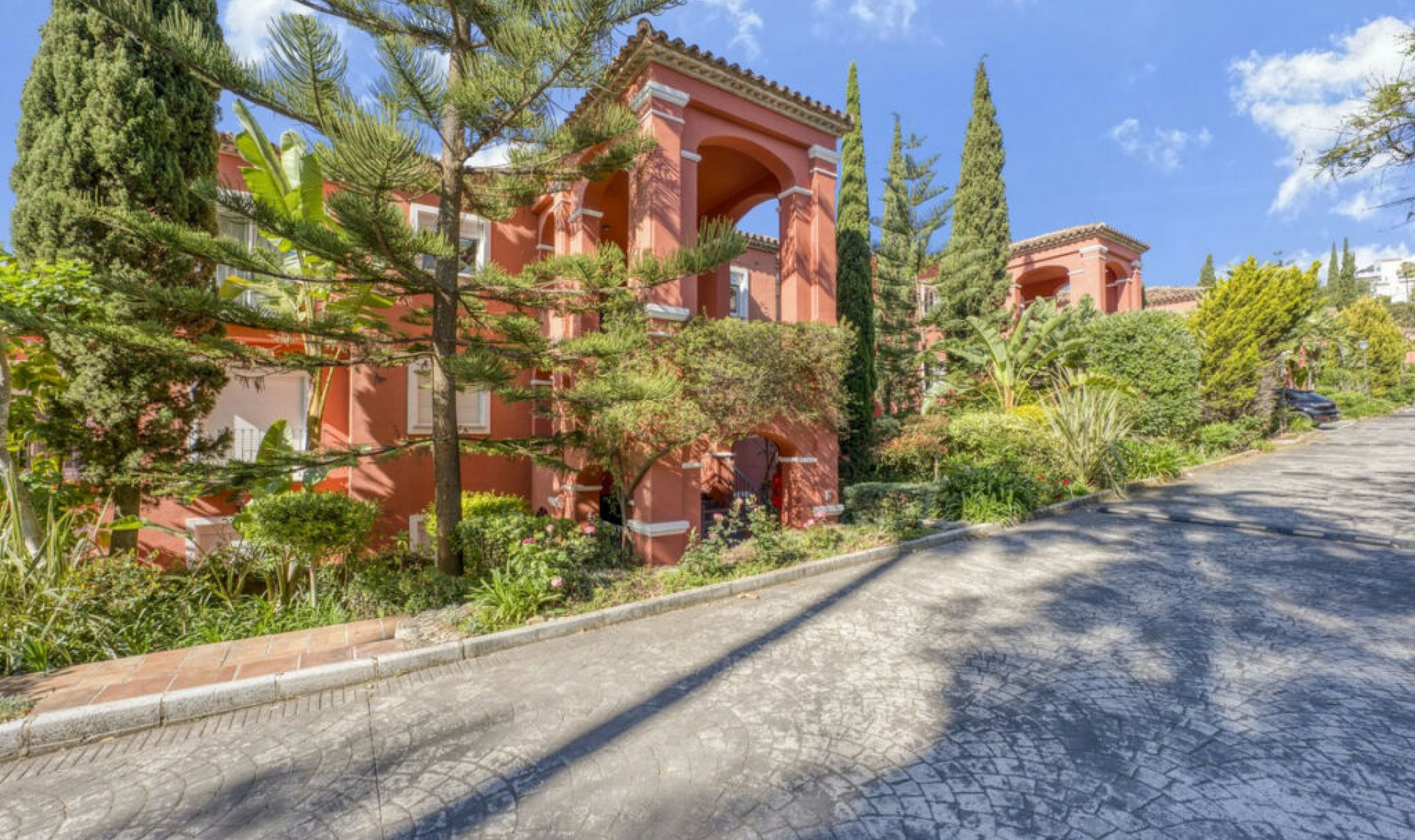 Resale - Apartment -
La Mairena