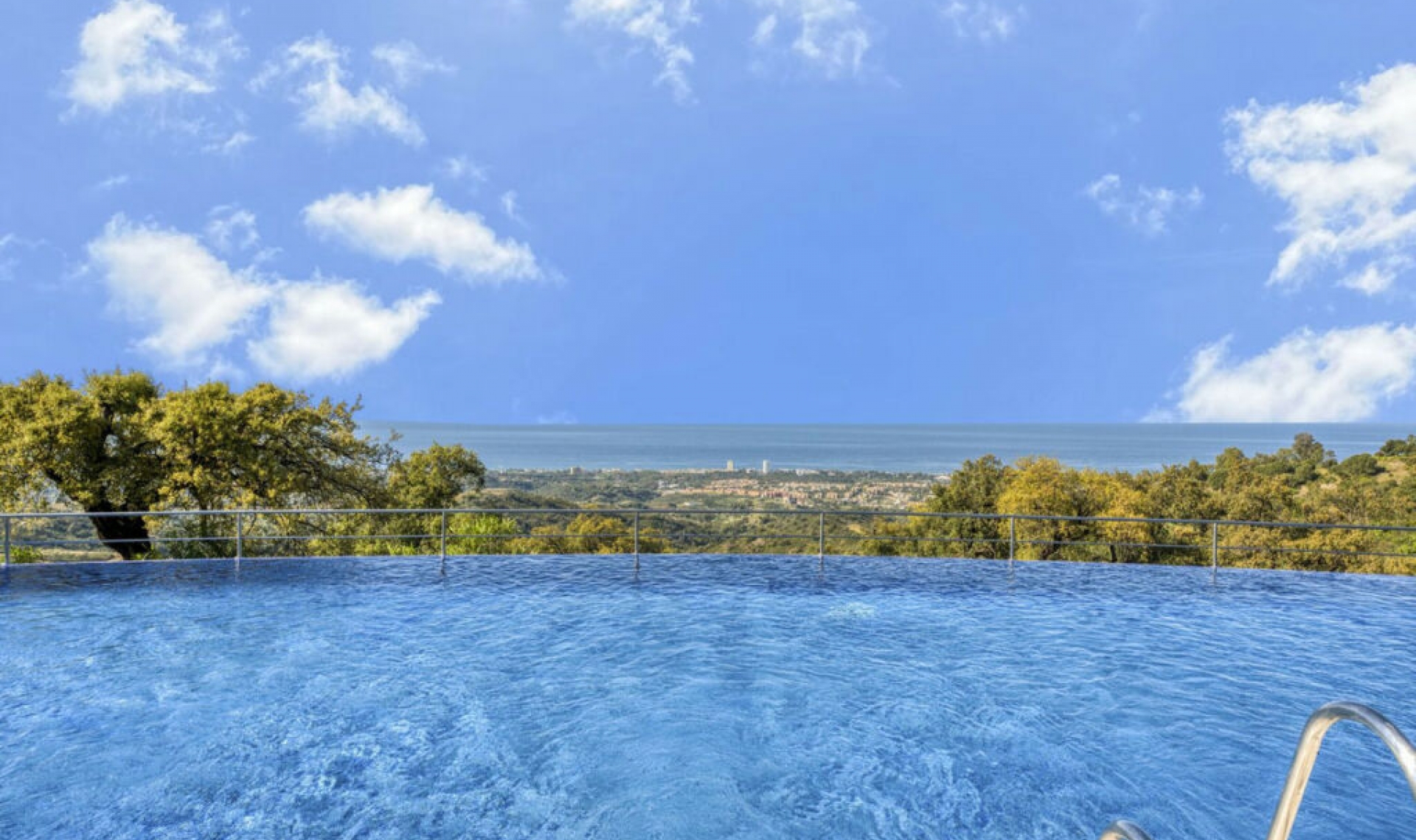 Resale - Apartment -
La Mairena