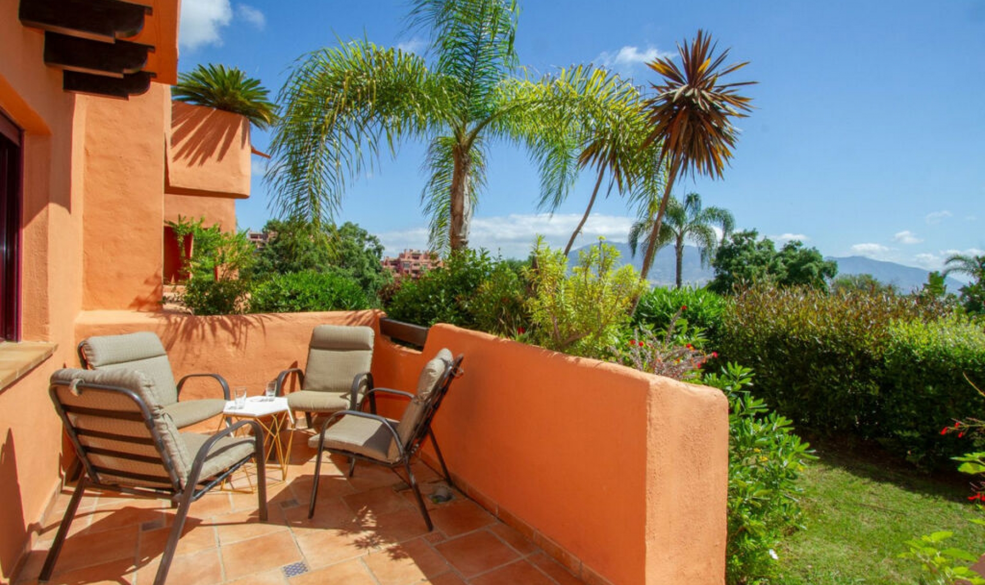 Resale - Apartment -
La Mairena
