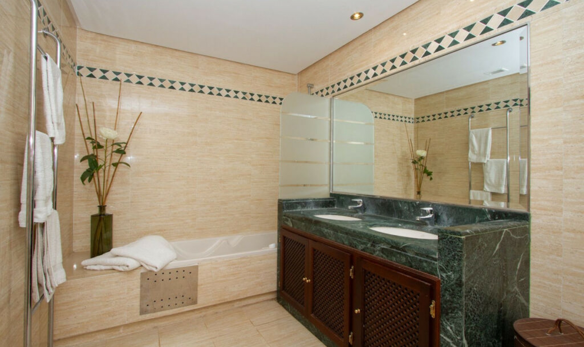 Resale - Apartment -
La Mairena