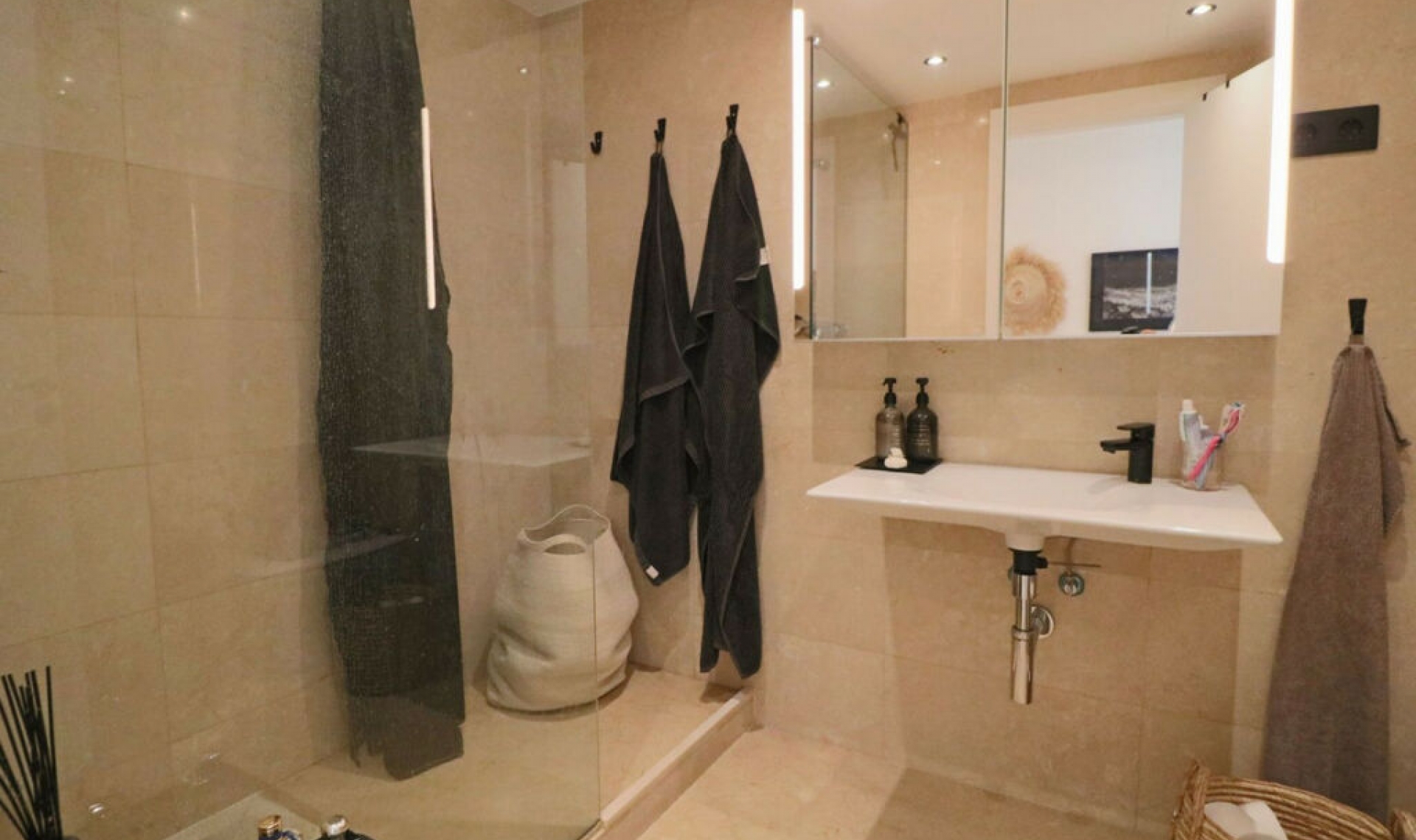 Resale - Apartment -
La Mairena