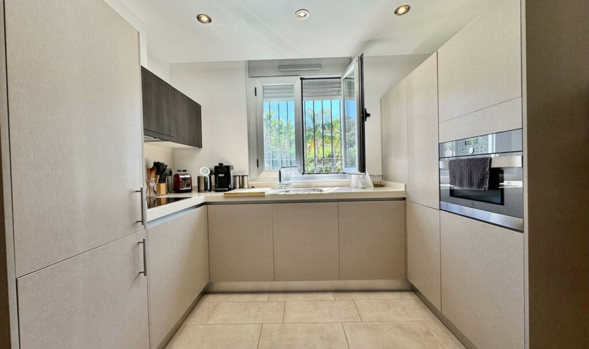 Resale - Apartment -
La Mairena