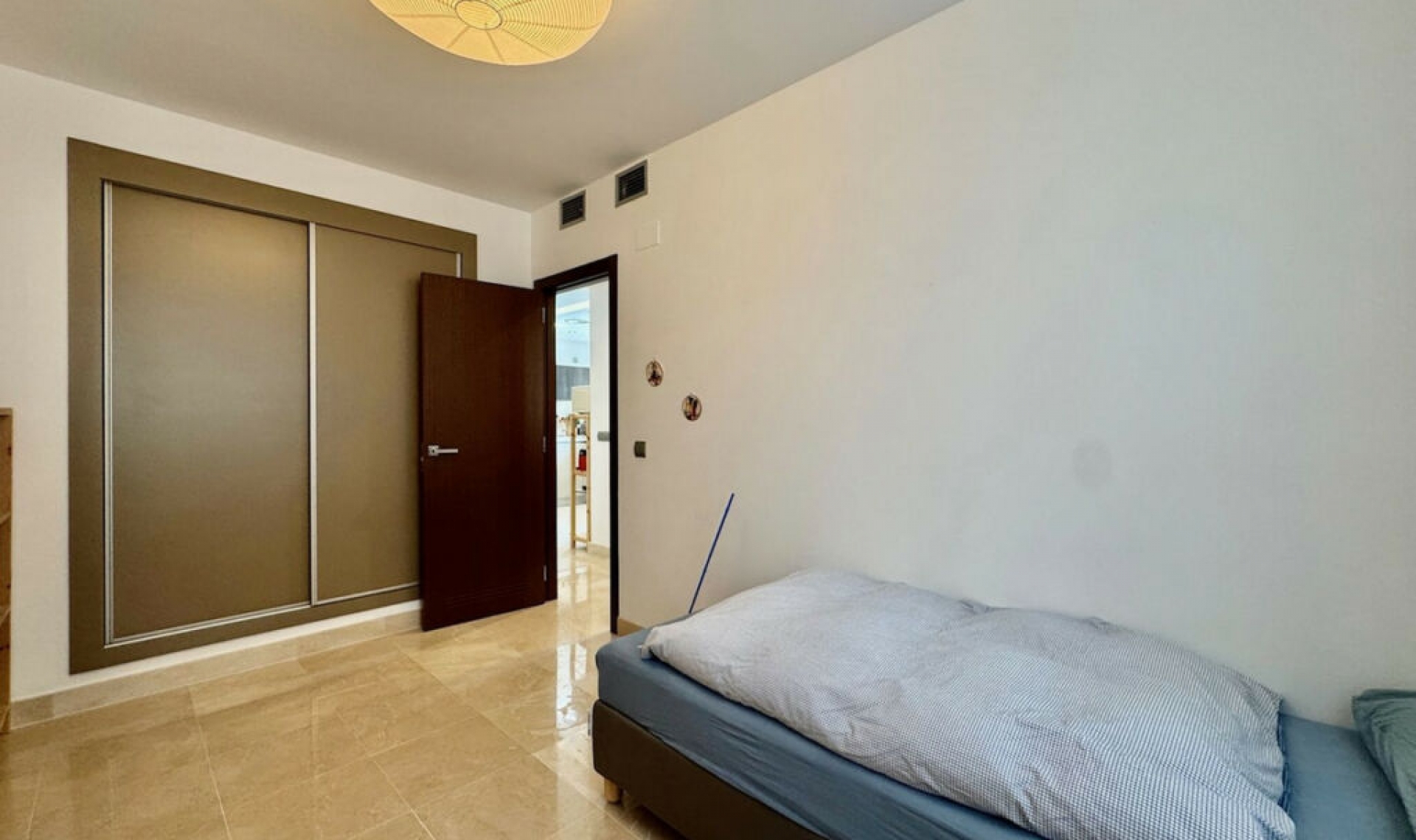 Resale - Apartment -
La Mairena
