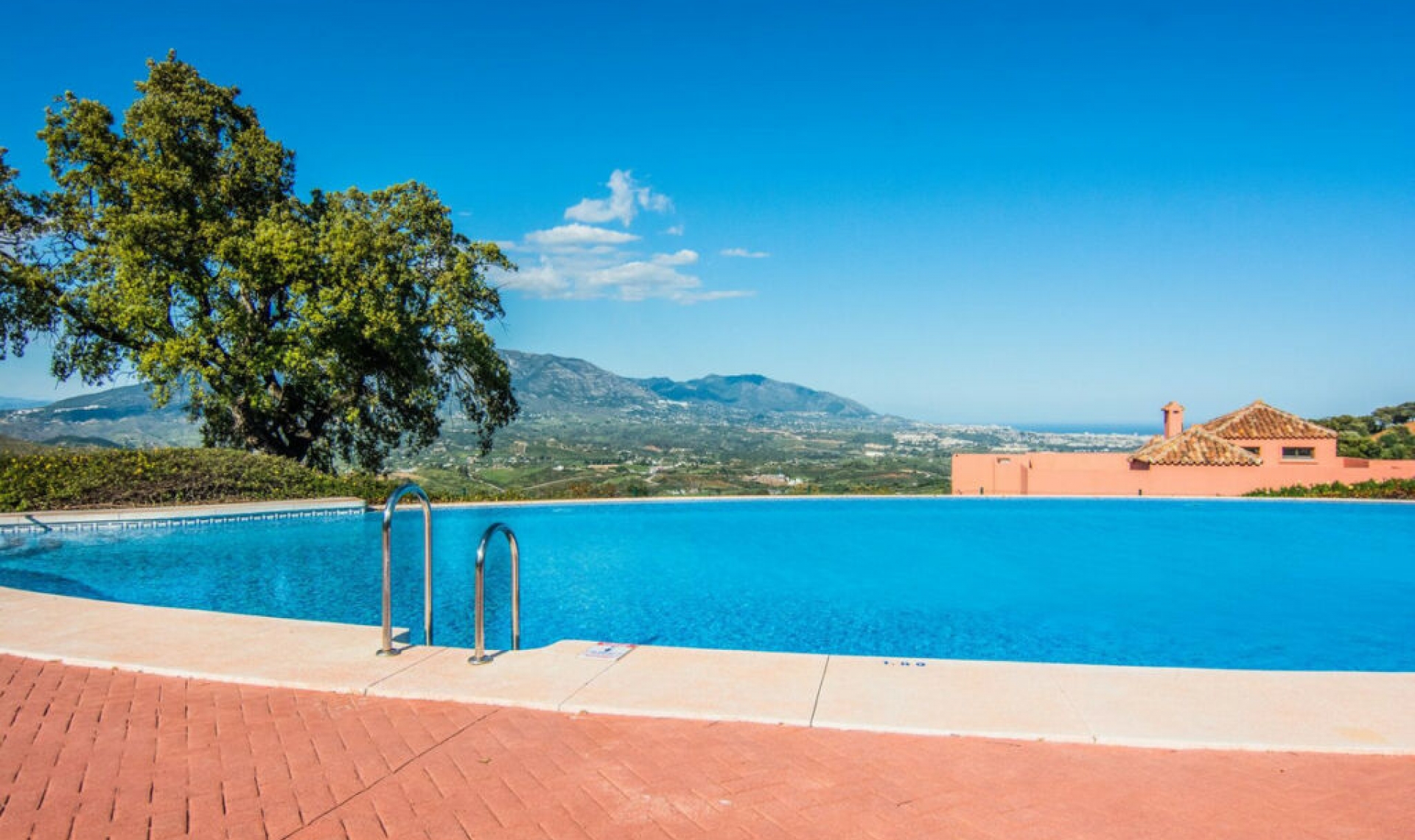 Resale - Apartment -
La Mairena