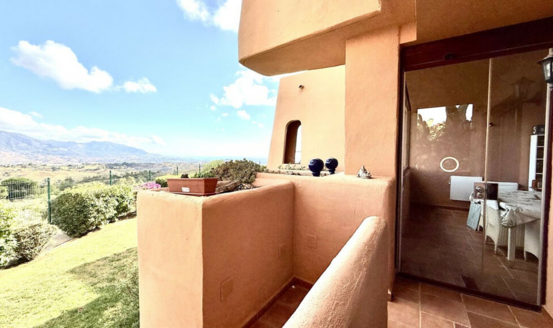 Resale - Apartment -
La Mairena