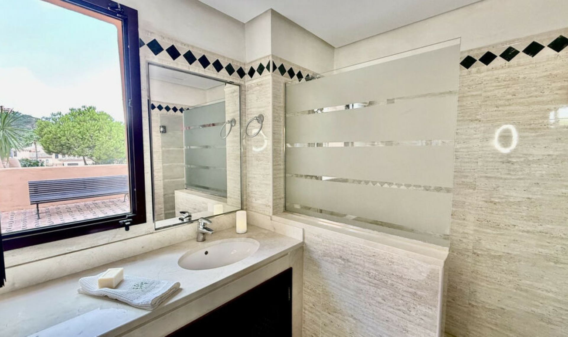 Resale - Apartment -
La Mairena