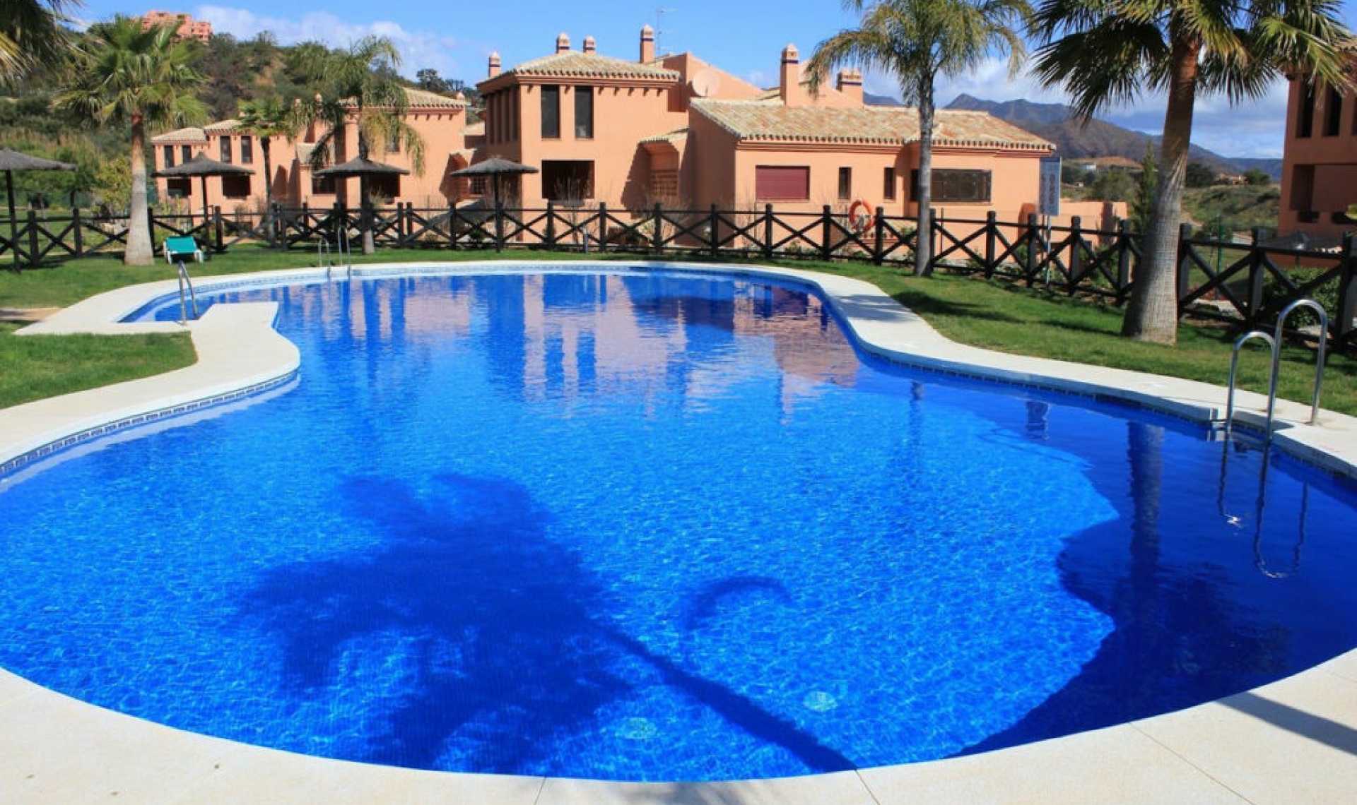 Resale - Apartment -
La Mairena