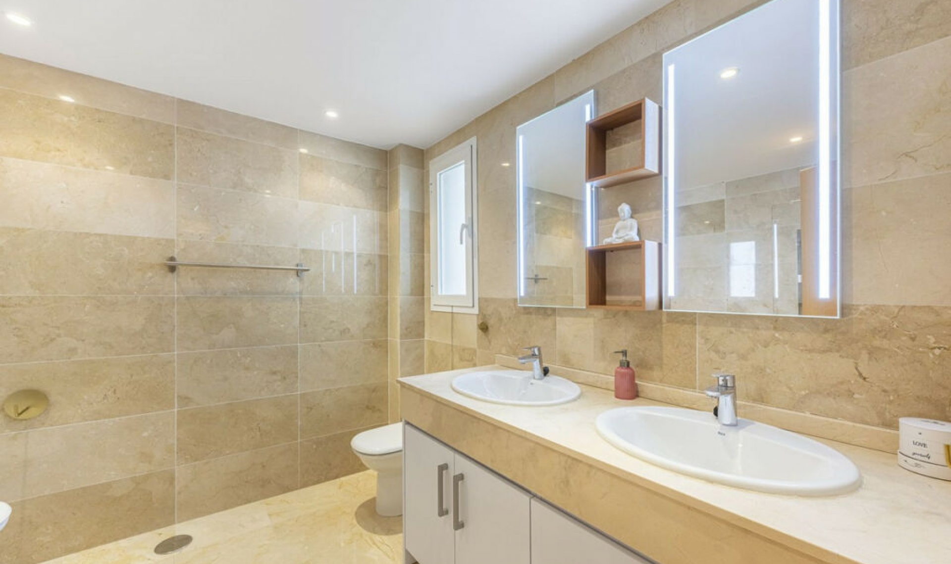 Resale - Apartment -
La Mairena