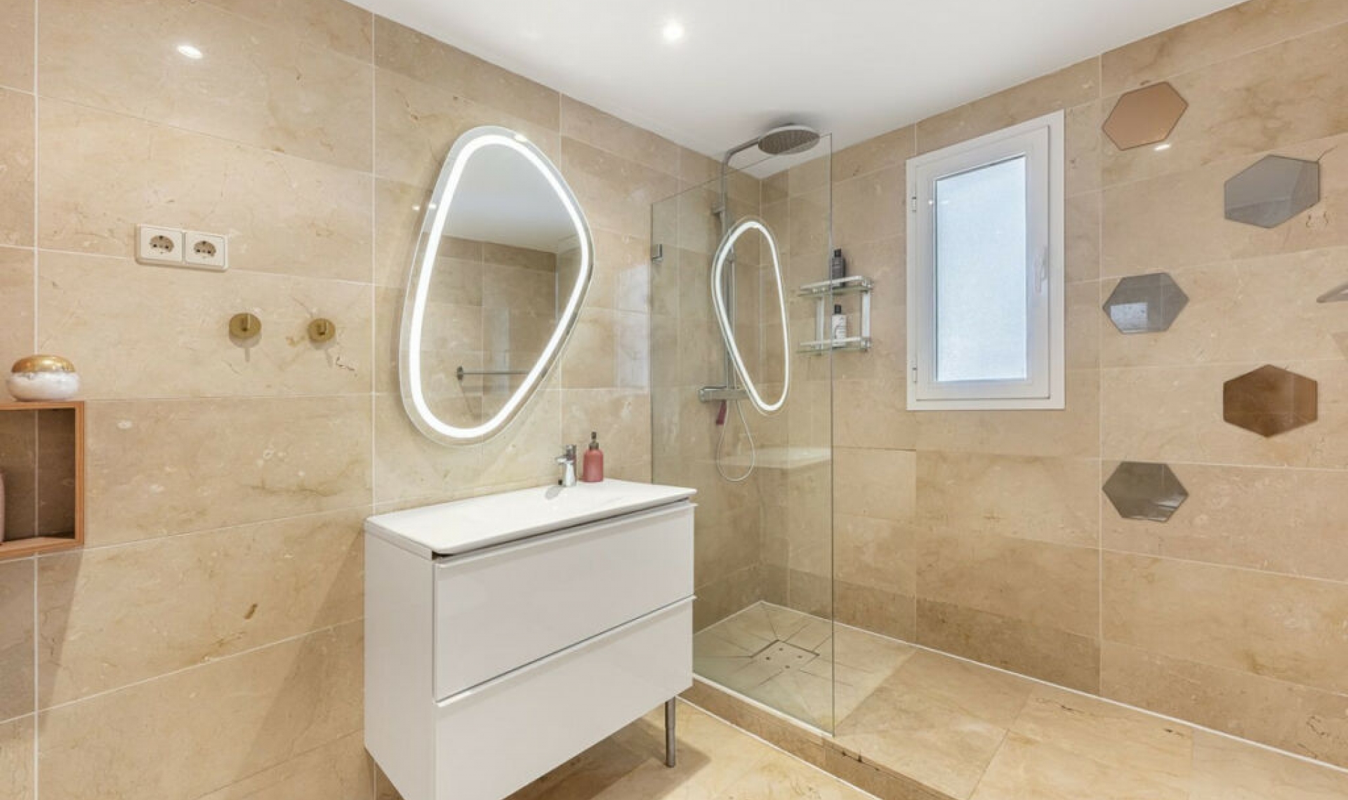 Resale - Apartment -
La Mairena