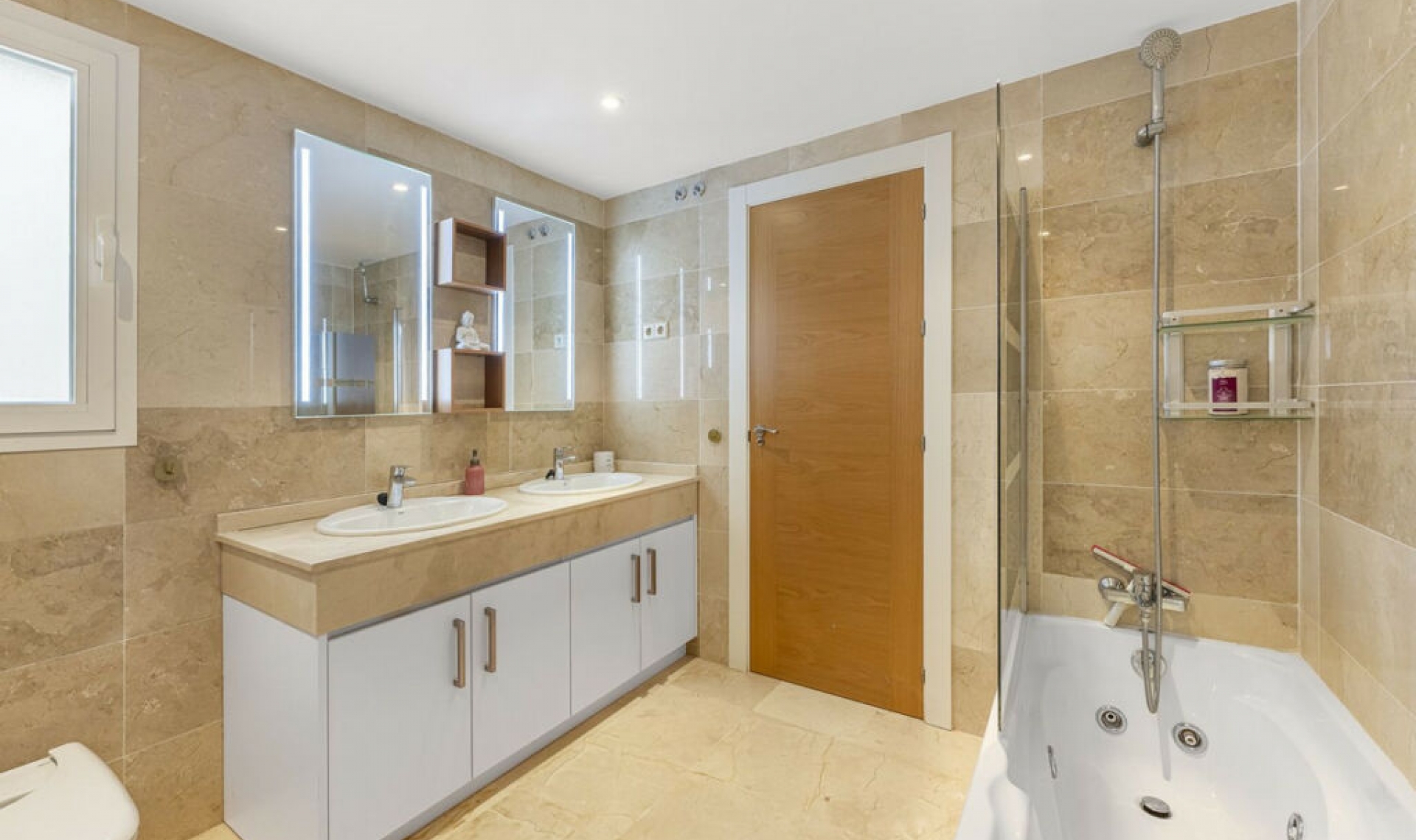 Resale - Apartment -
La Mairena