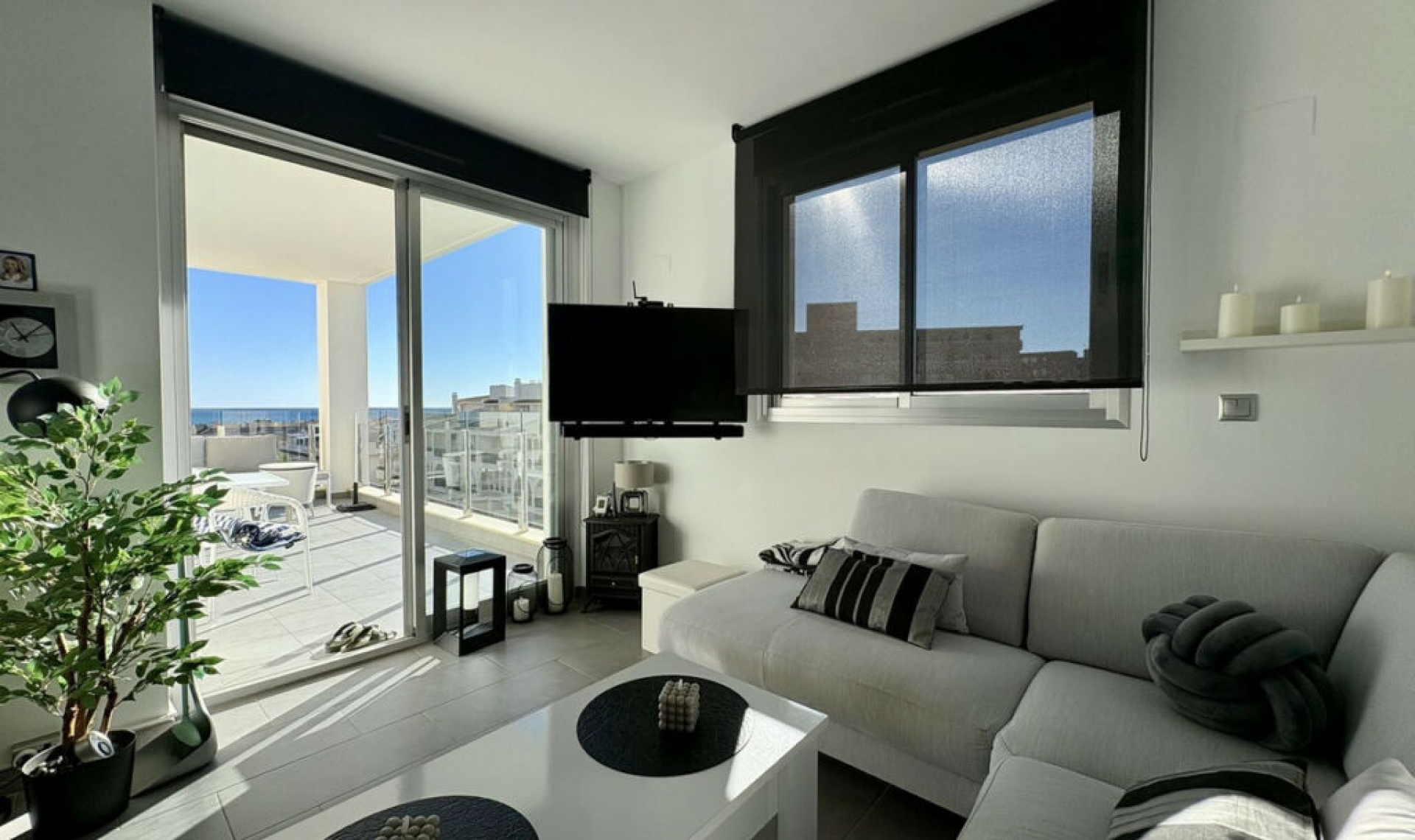 Resale - Apartment -
La Mata