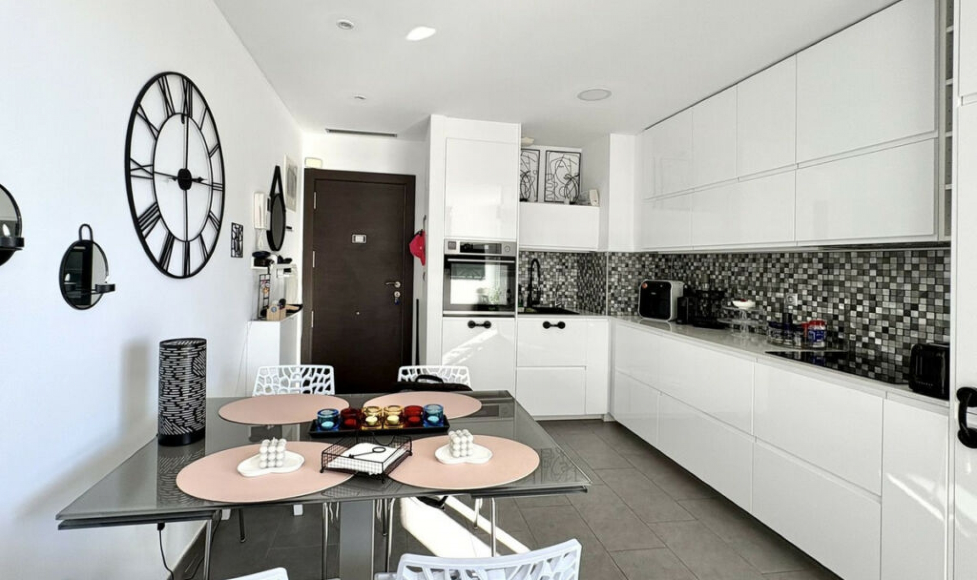 Resale - Apartment -
La Mata
