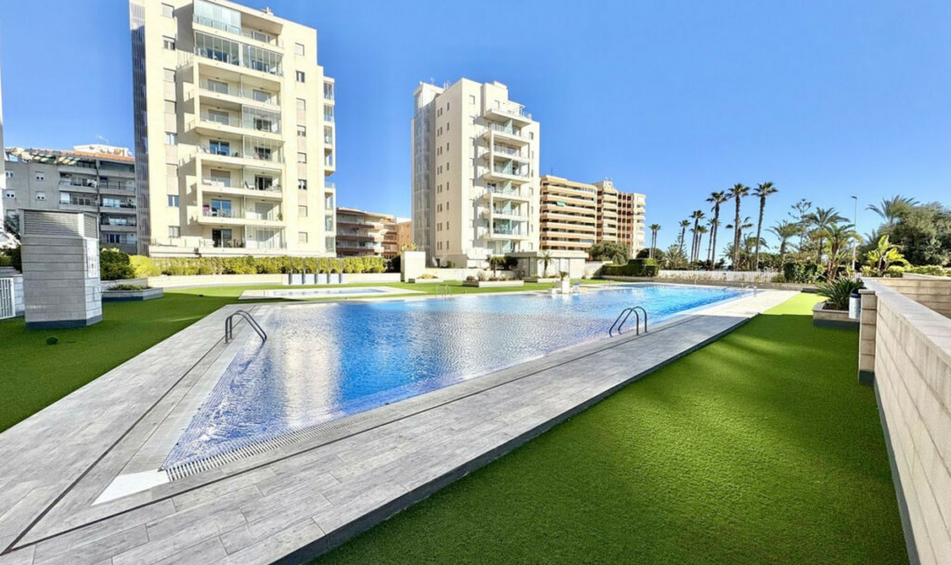 Resale - Apartment -
La Mata