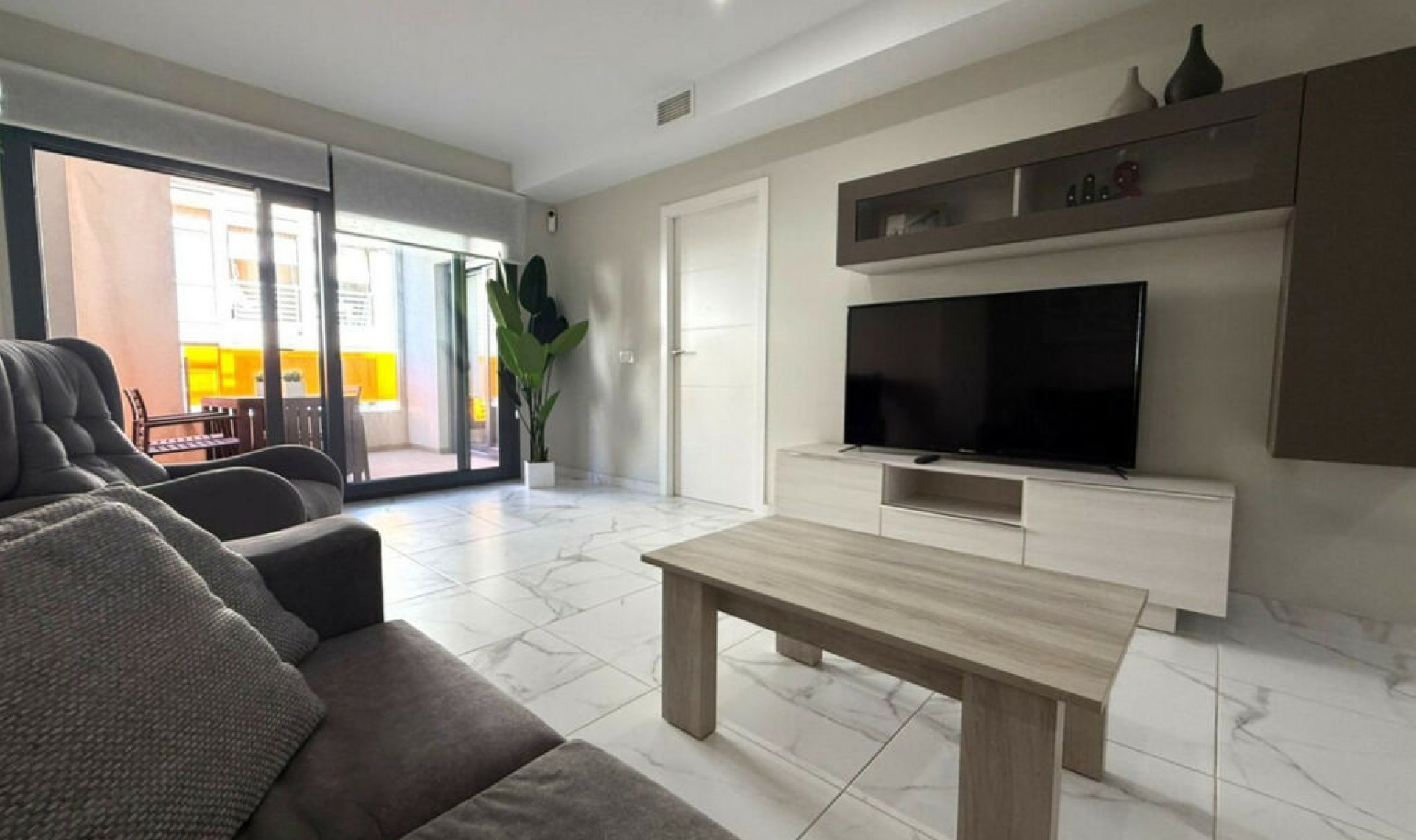 Resale - Apartment -
La Mata