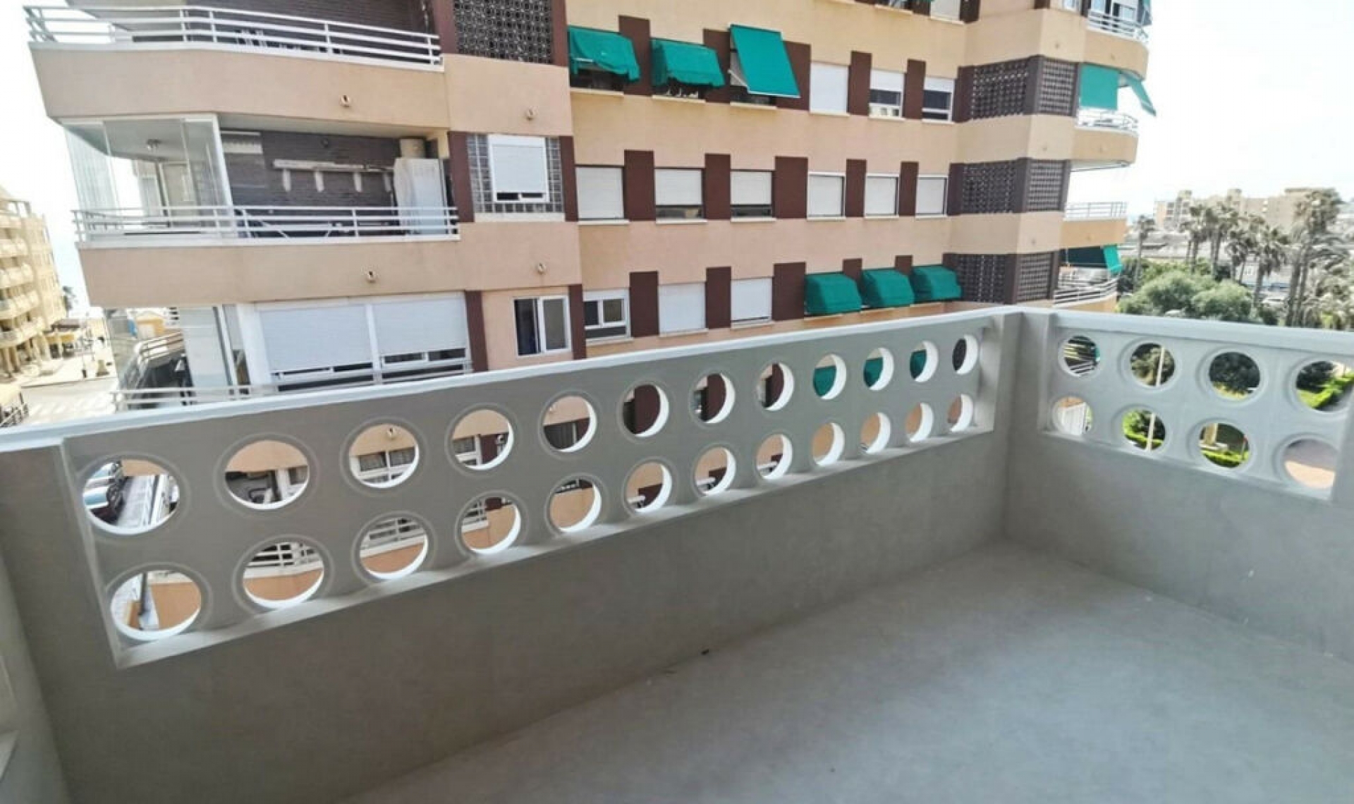 Resale - Apartment -
La Mata