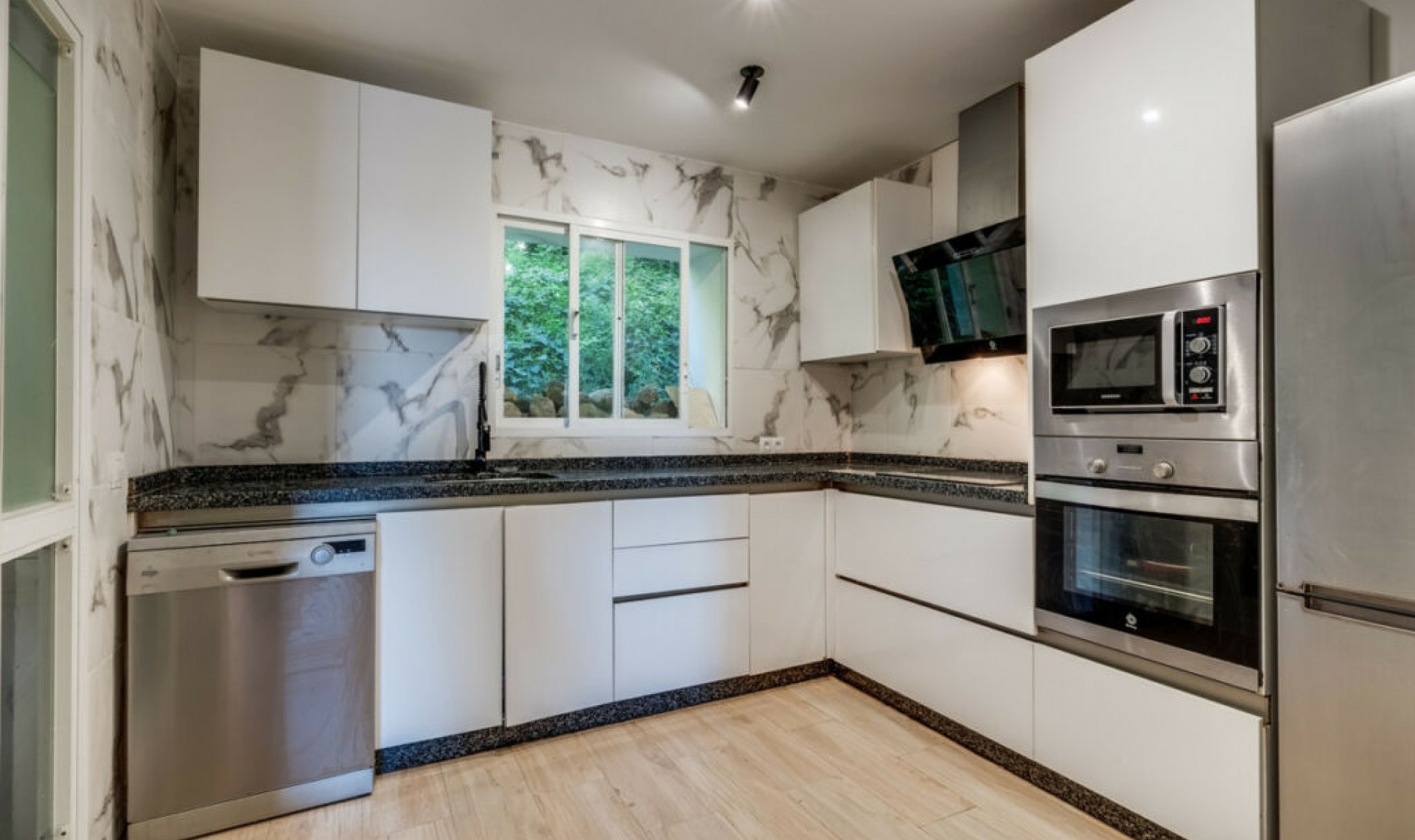 Resale - Apartment -
La Quinta