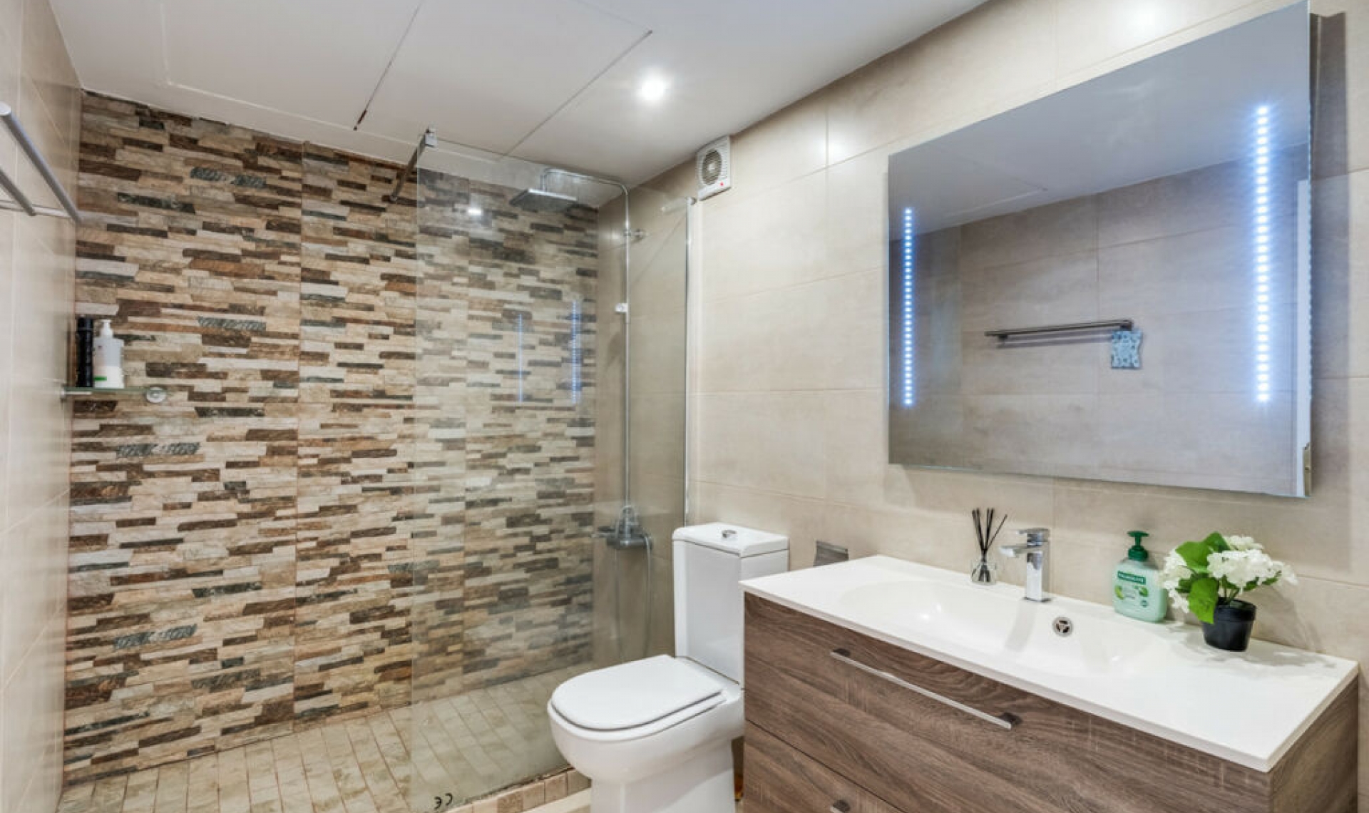 Resale - Apartment -
La Quinta