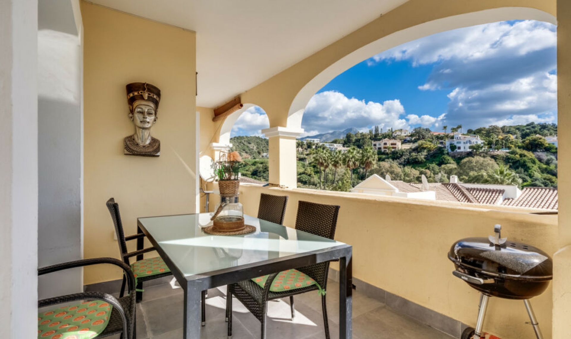 Resale - Apartment -
La Quinta