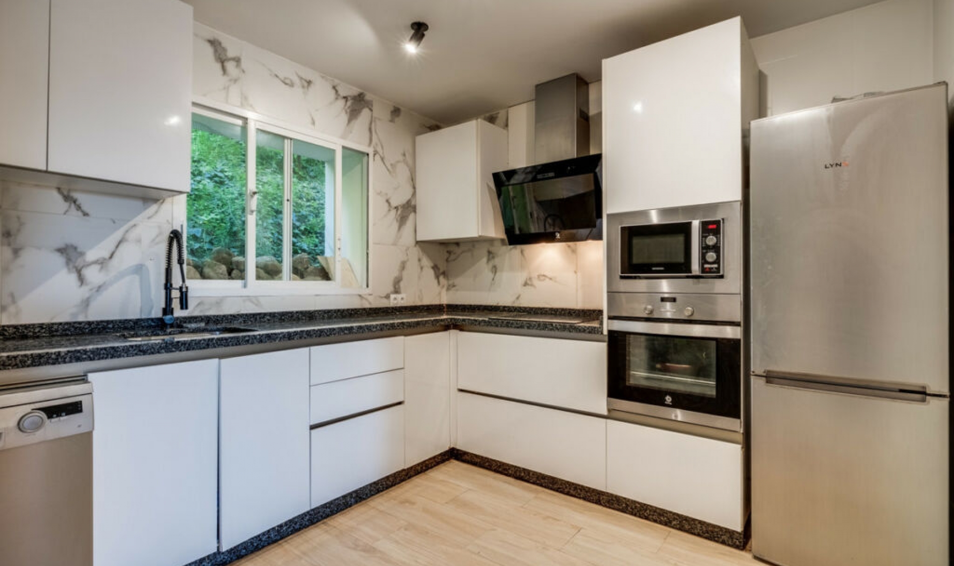 Resale - Apartment -
La Quinta