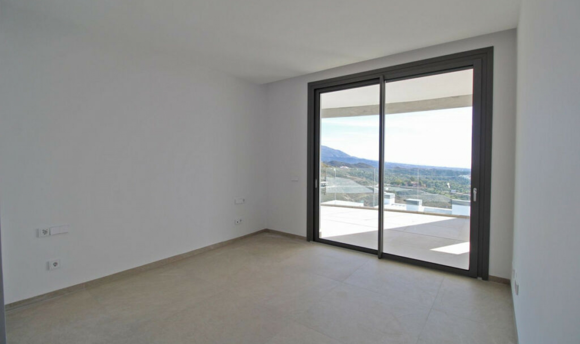 Resale - Apartment -
La Quinta