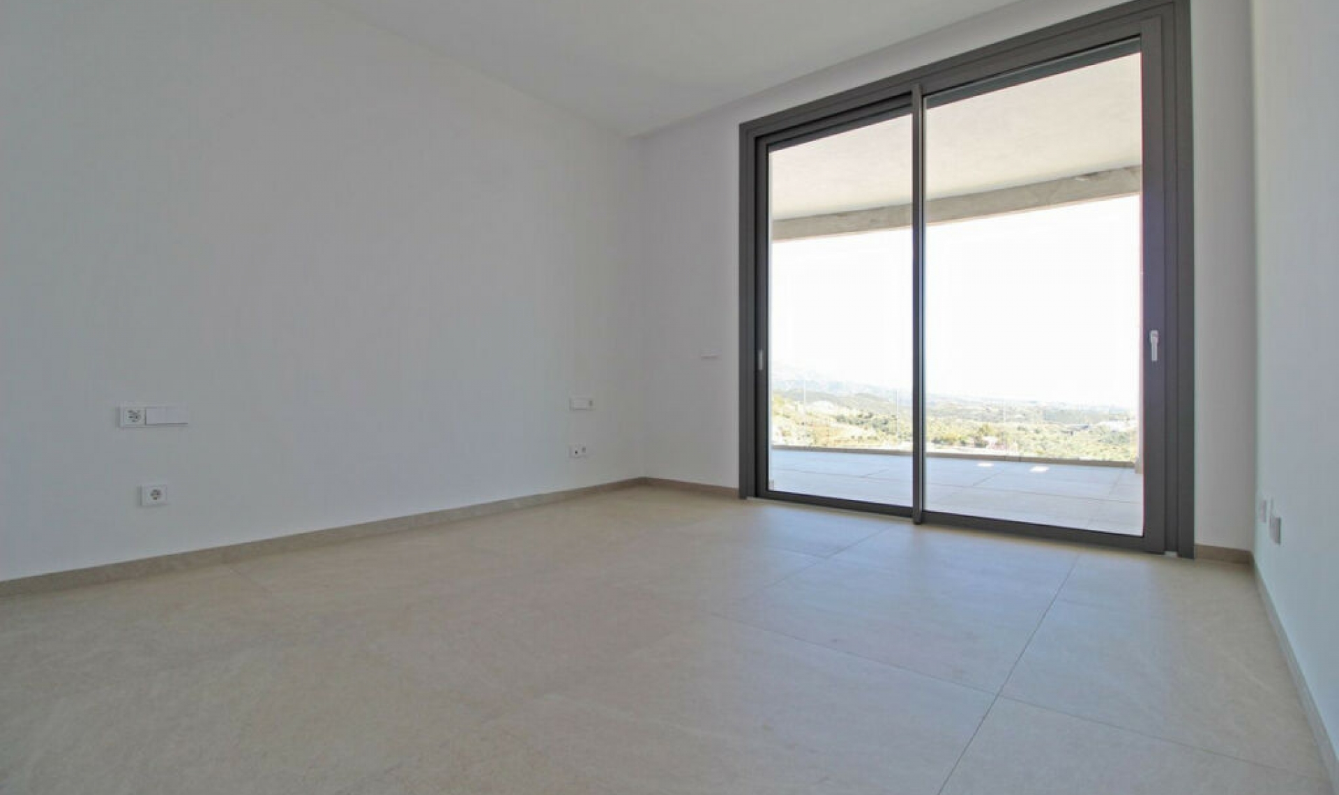 Resale - Apartment -
La Quinta