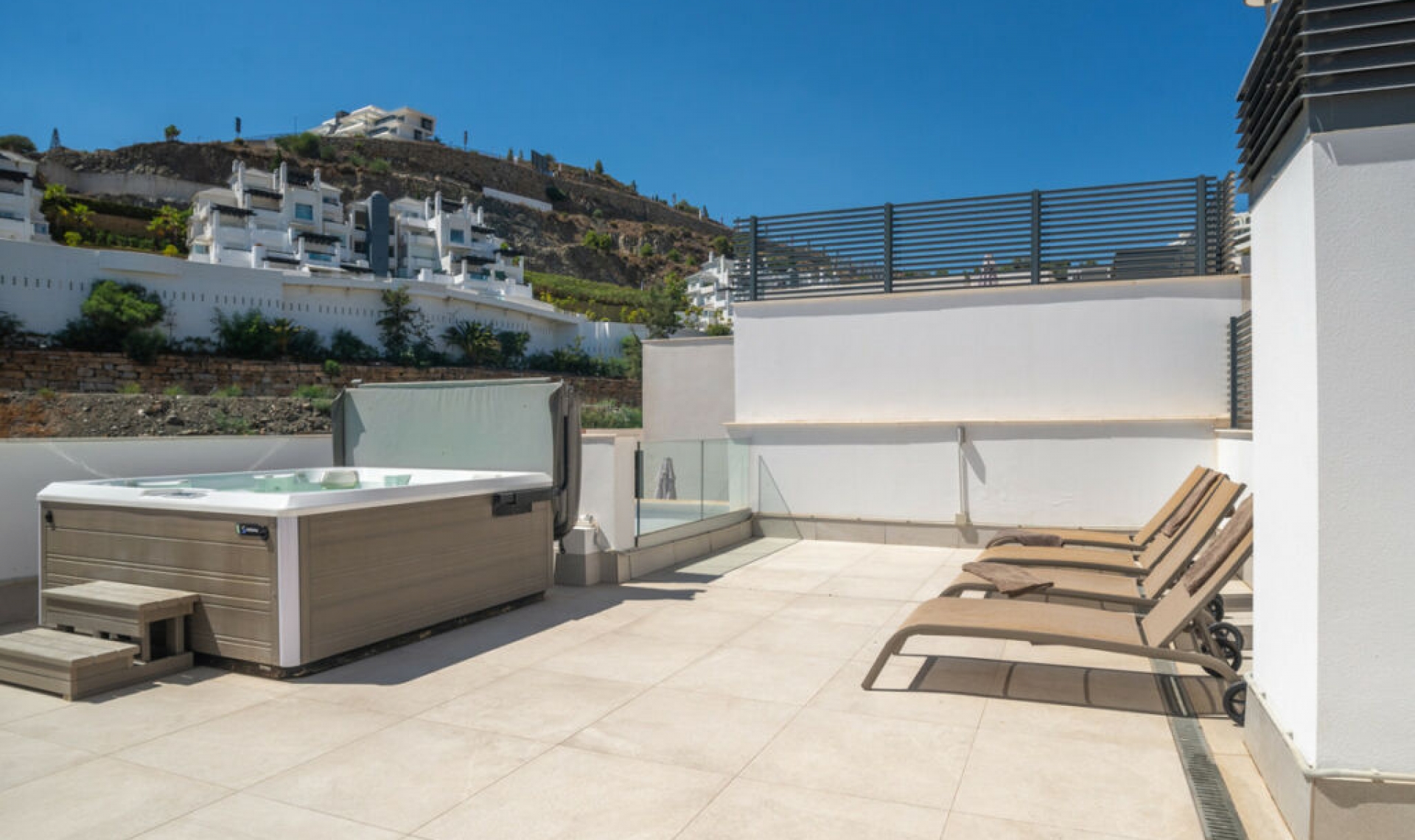 Resale - Apartment -
La Quinta