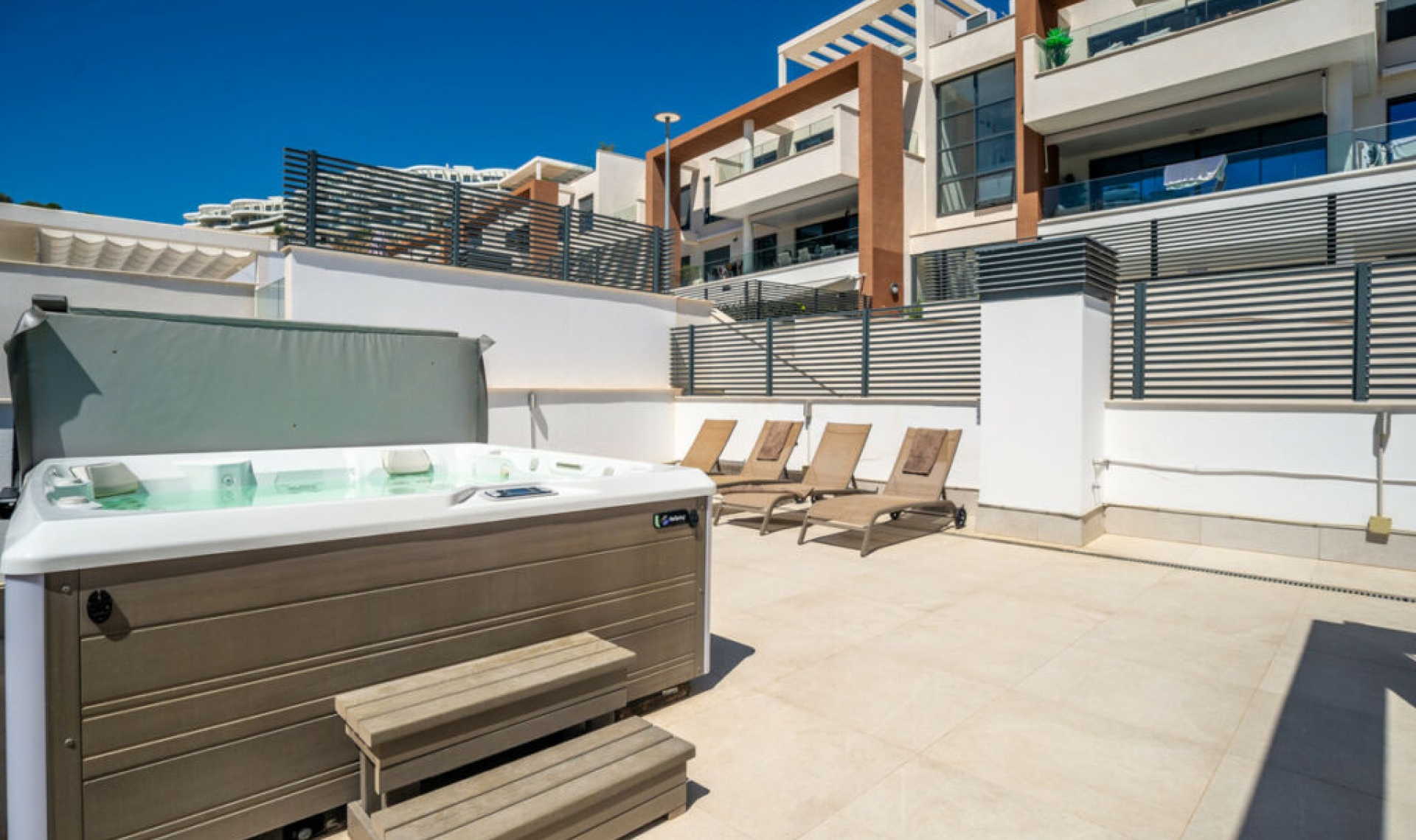 Resale - Apartment -
La Quinta