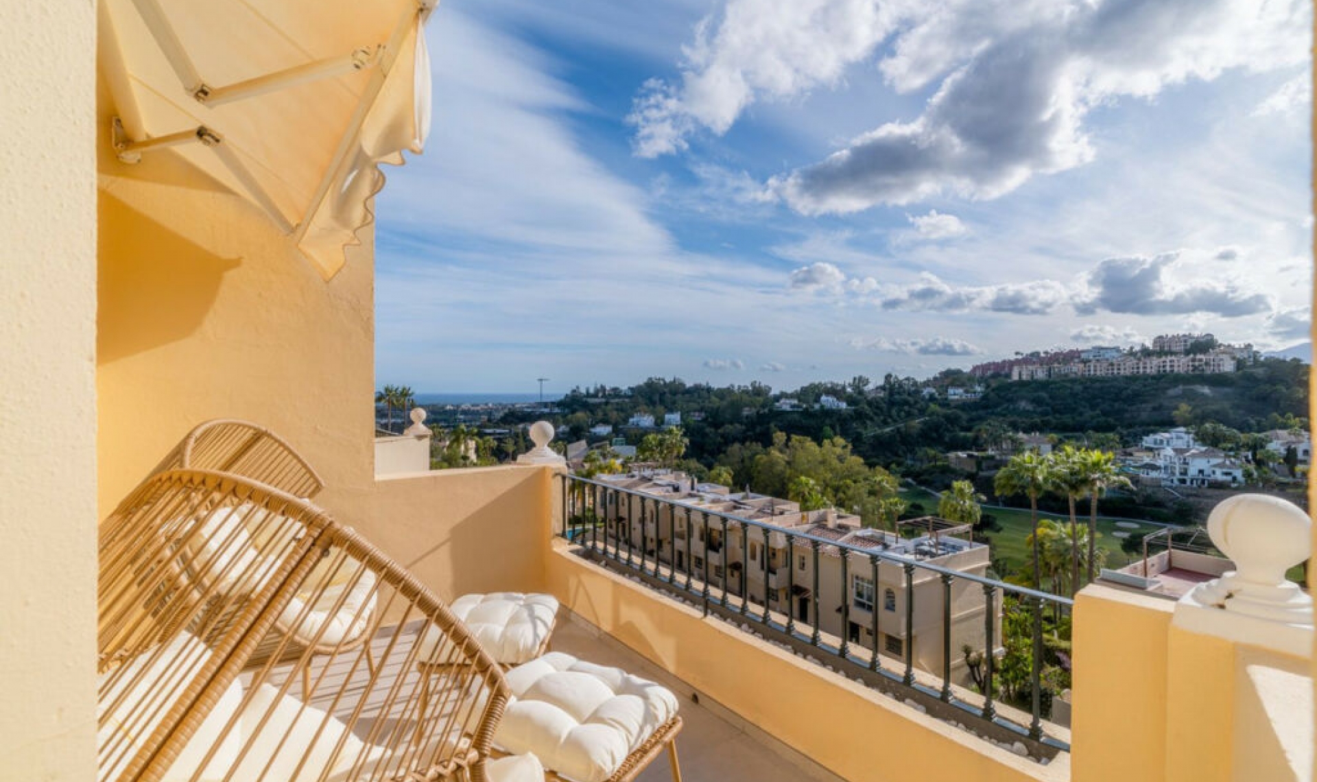 Resale - Apartment -
La Quinta